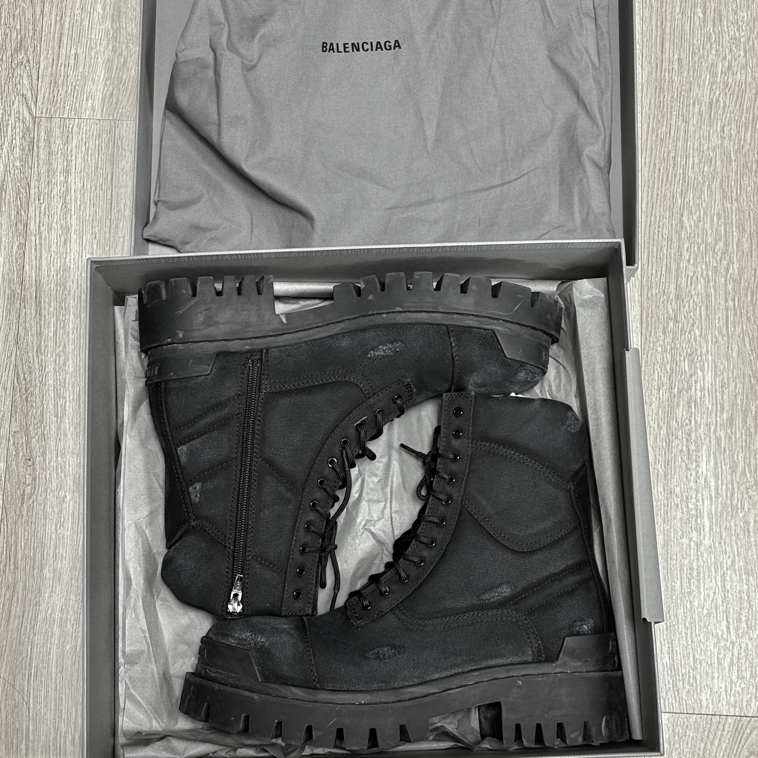 Balenciaga Combat Strike 20mm Boots Black 착용 스타일