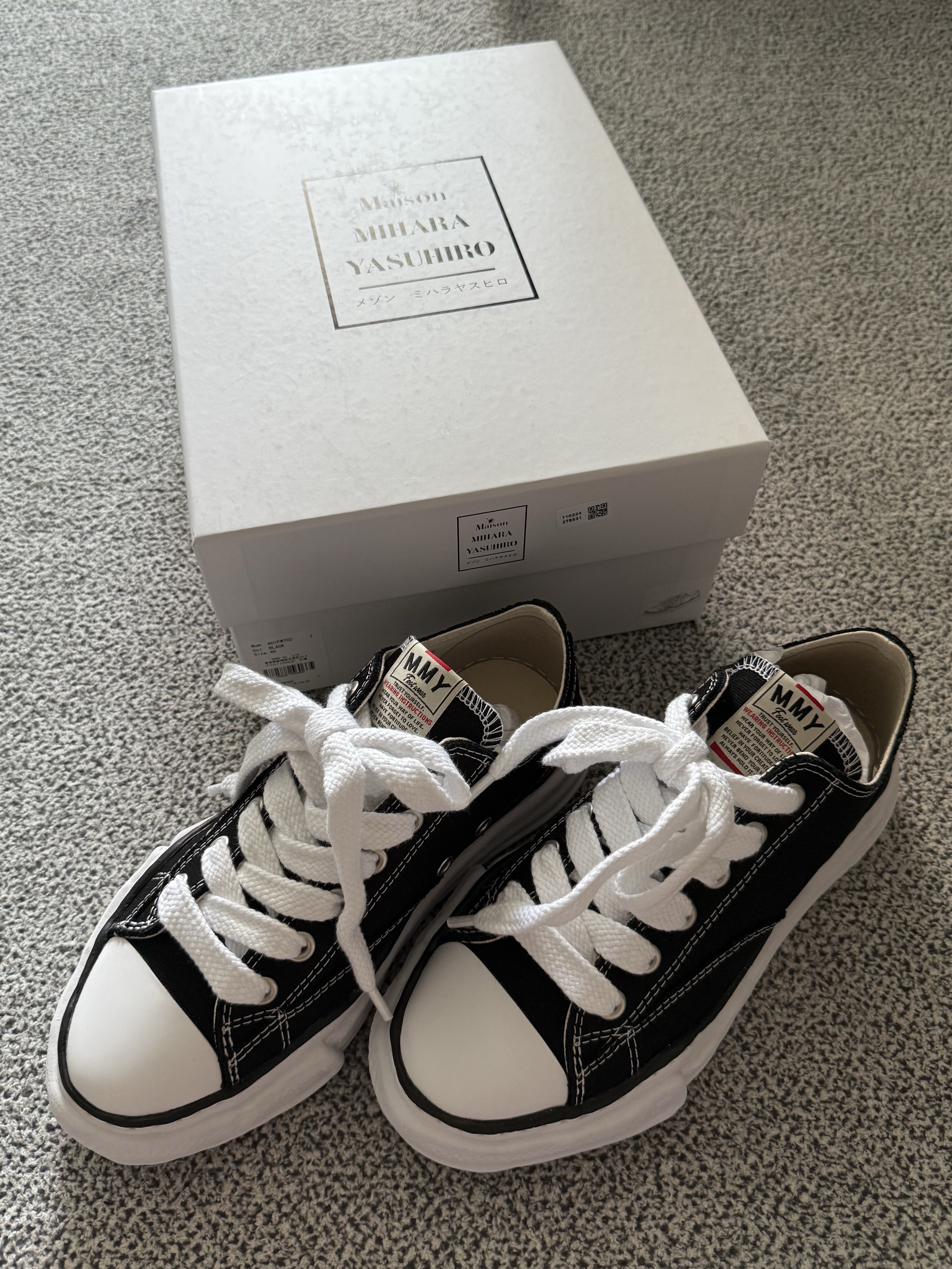 Maison Mihara Yasuhiro Peterson OG Sole Canvas Low Sneakers Black 착용 스타일