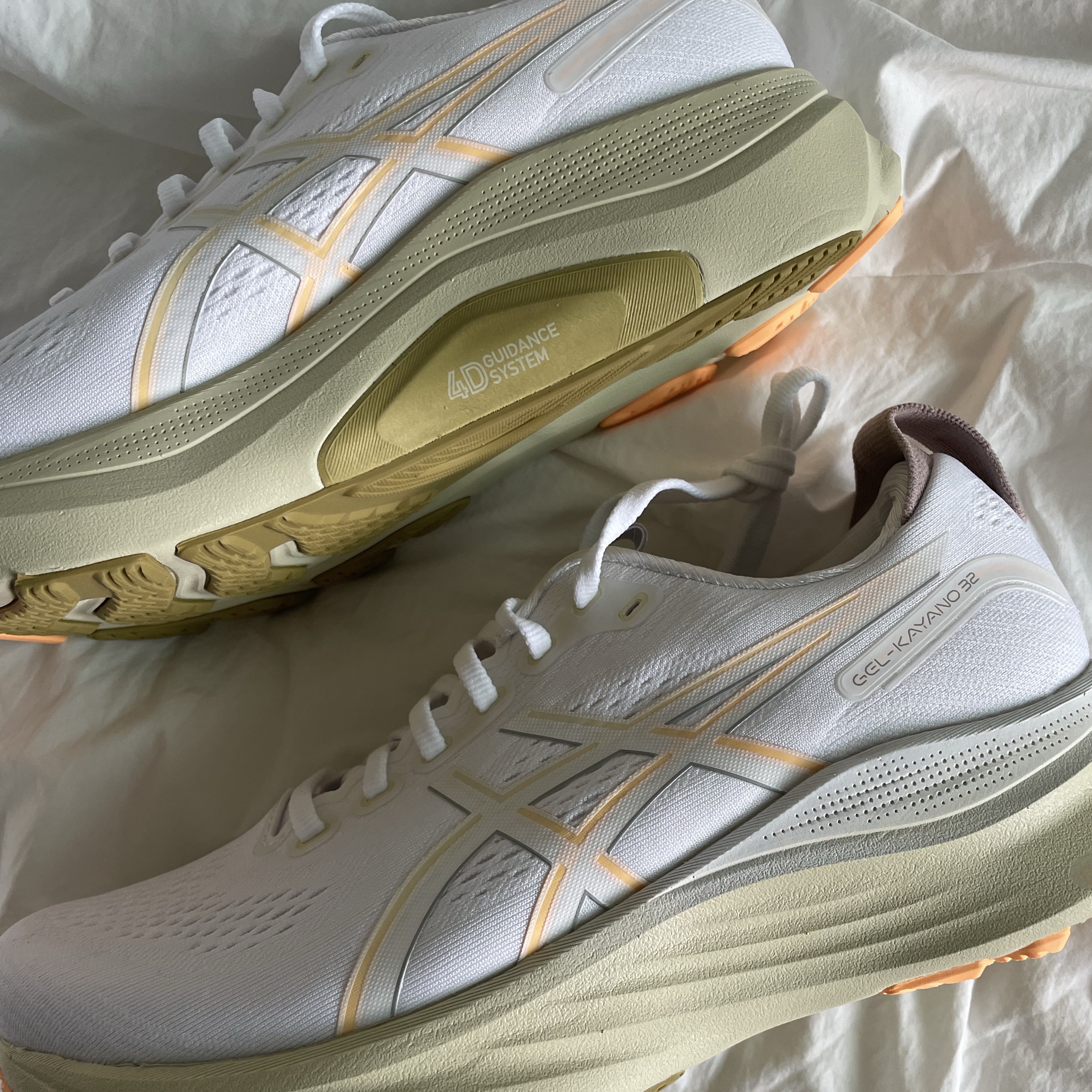 Asics Gel-Kayano 32 White Orange Glow - D Standard 착용 스타일