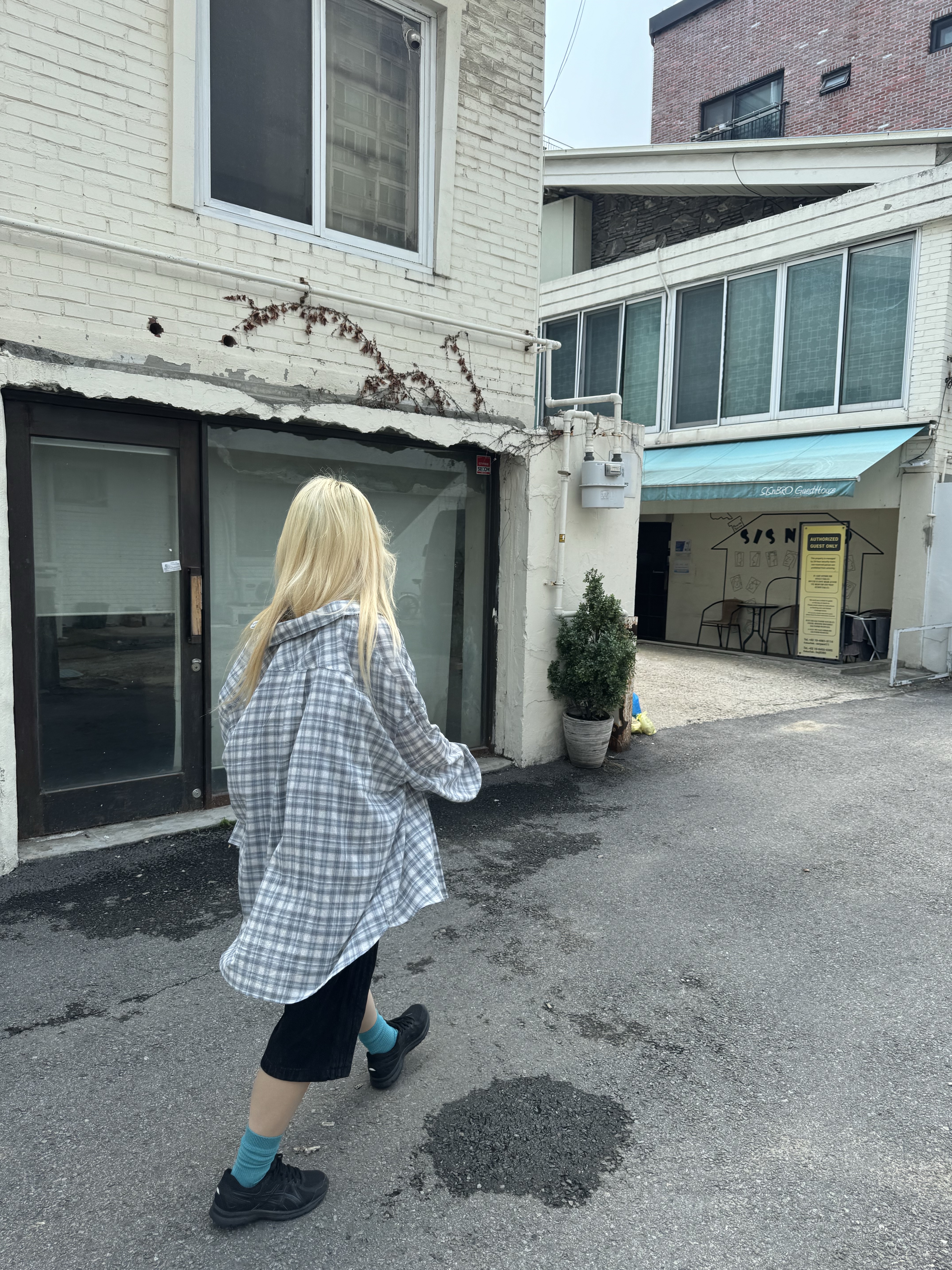 Hono Report Oversized Shirts Sky Blue 착용 스타일 - 1