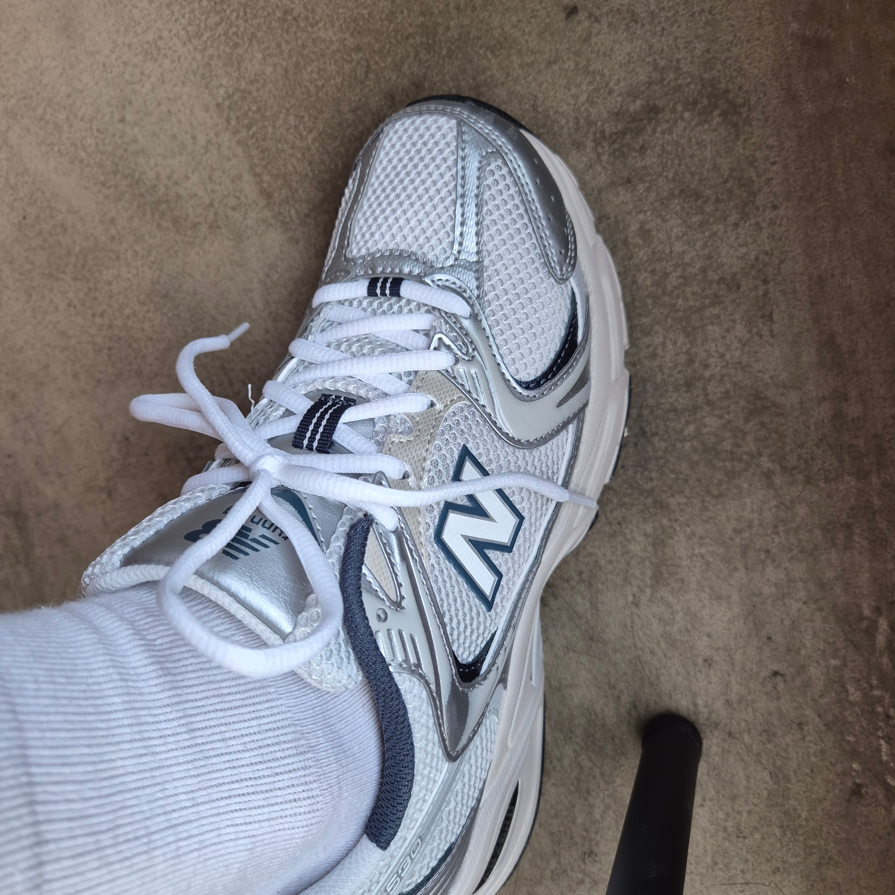 New Balance 530 Steel Grey 착용 스타일