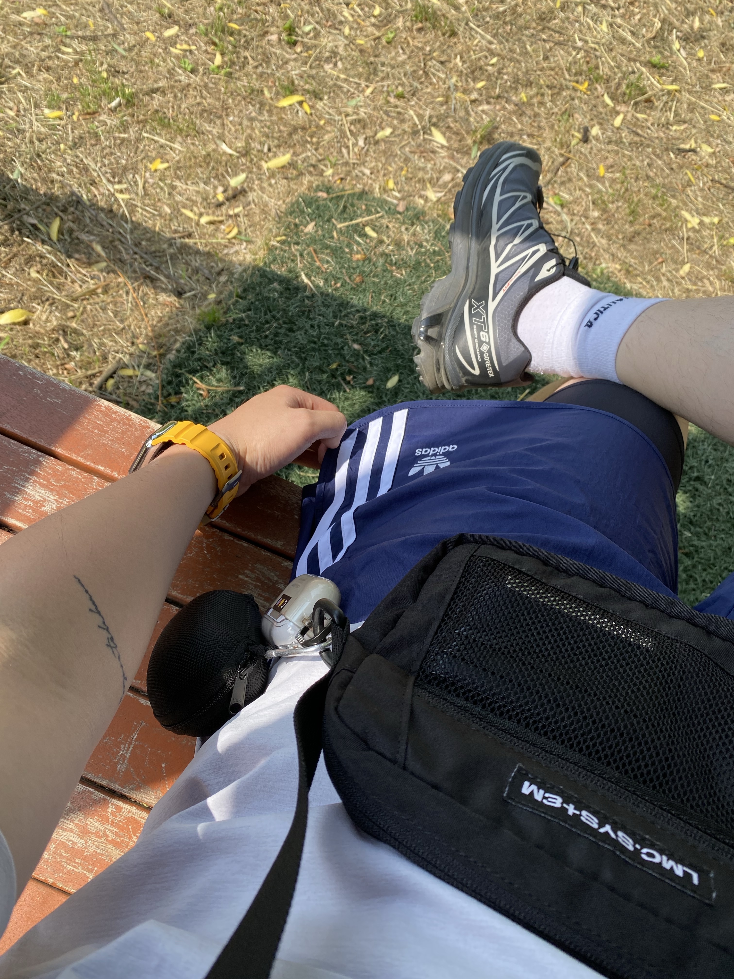 Salomon XT-6 Gore-Tex Black Ebony, Adidas Adicolor Classic Sprinter Shorts Night Indigo - KR Sizing 착용 스타일 - 1
