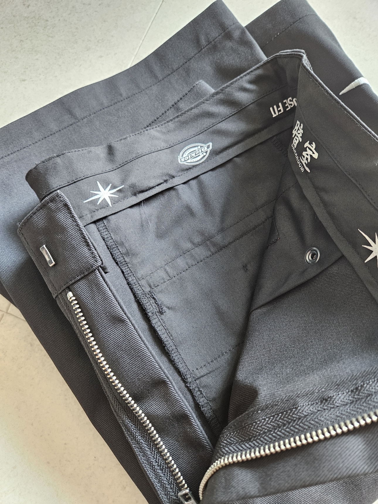 Dickies x Darkr8m Studio 42283 Work Shorts Black 착용 스타일 - 7