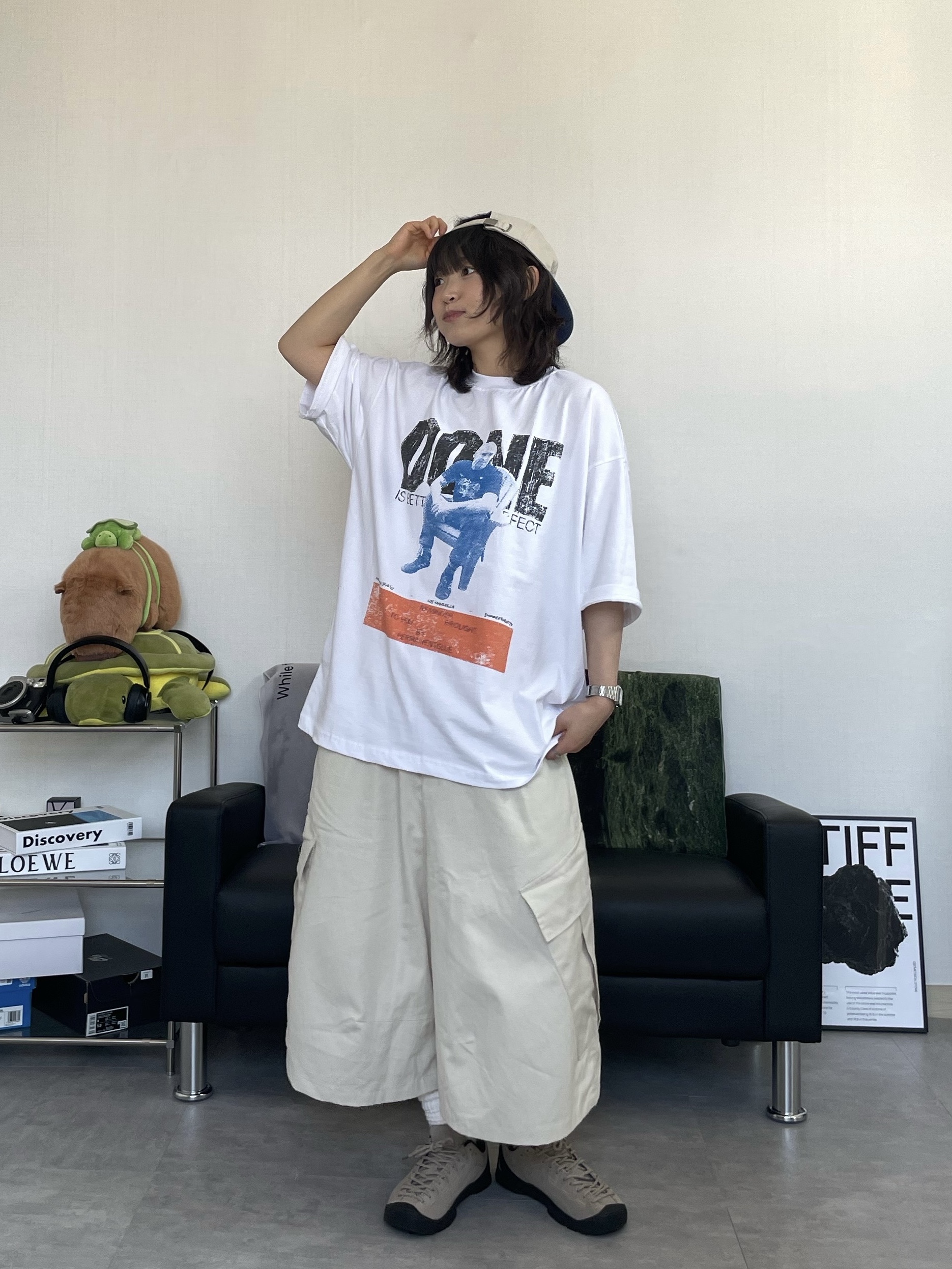 Hello Sunrise 90s Logo 6Panel Cap Beige & Navy, (W) Keen Jasper Suede Sneakers Silver Mink 착용 스타일 - 3
