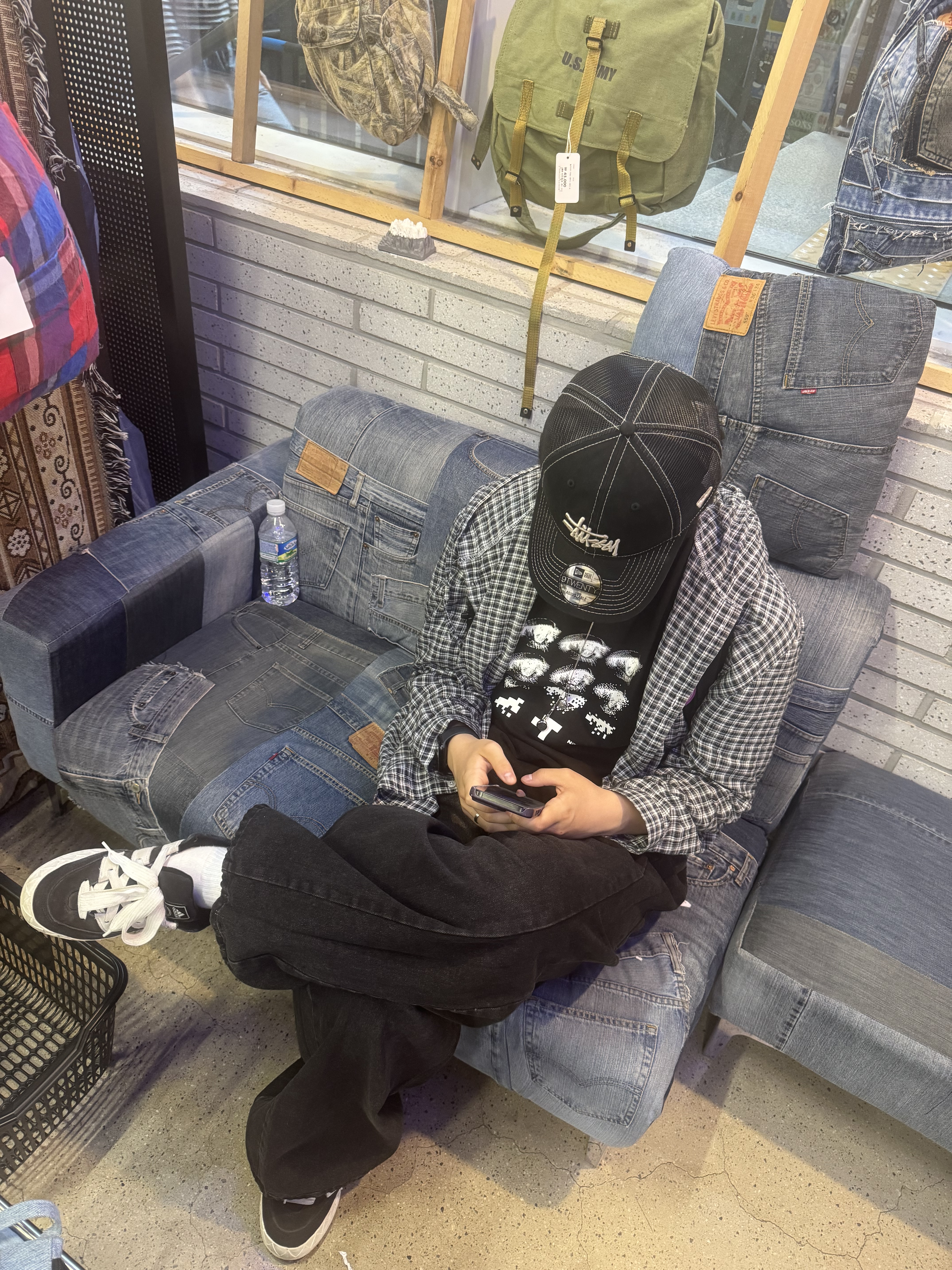 Stussy New Era 9twenty Basic Trucker Black, Adidas Adimatic Core Black 착용 스타일