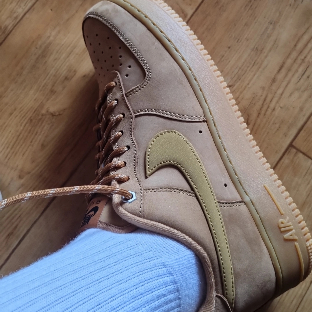 Nike Air Force 1 '07 WB Flax 착용 스타일