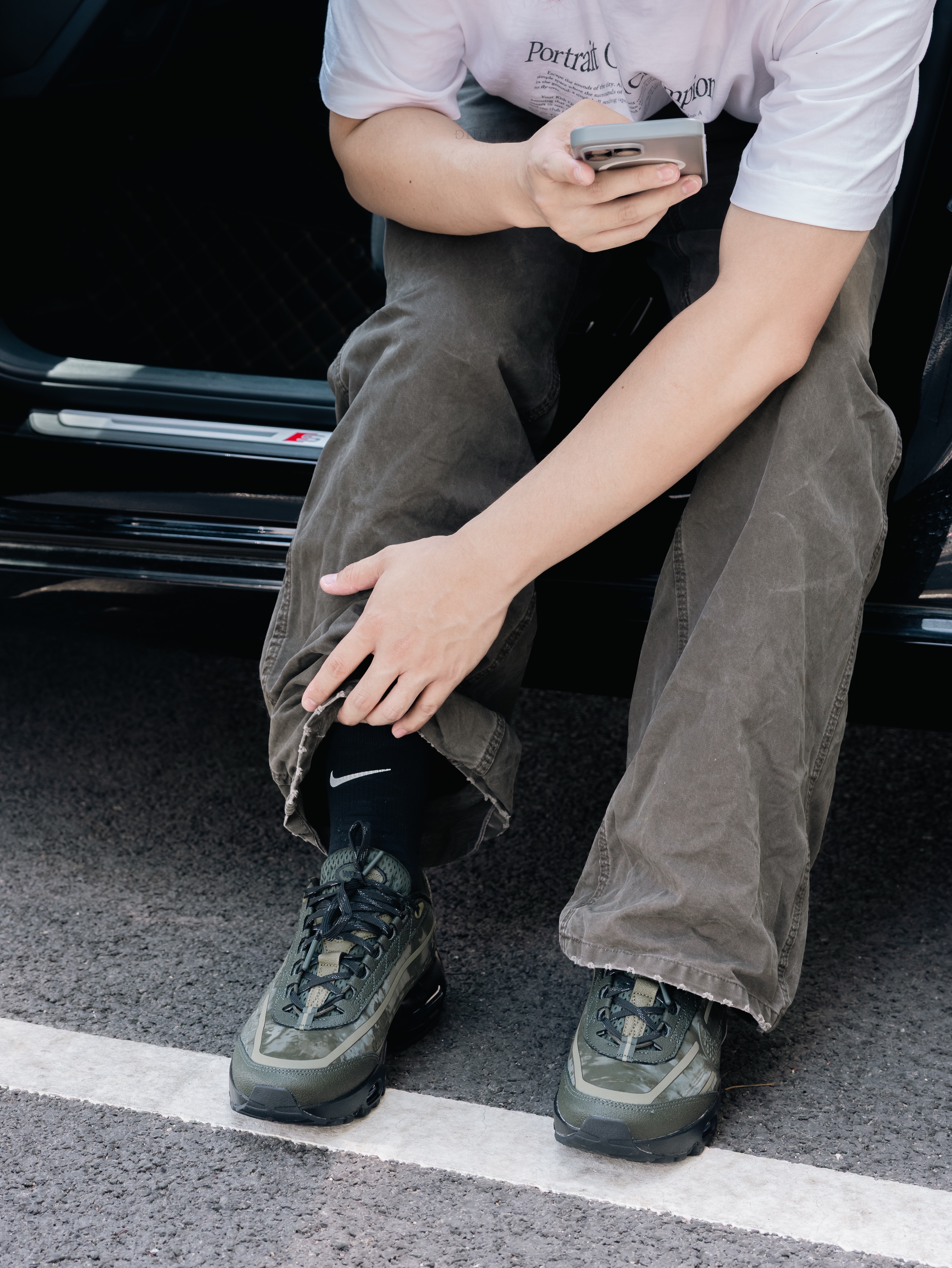 Nike x Worksout Air Max 95 Medium Olive and Sequoia 착용 스타일 - 1