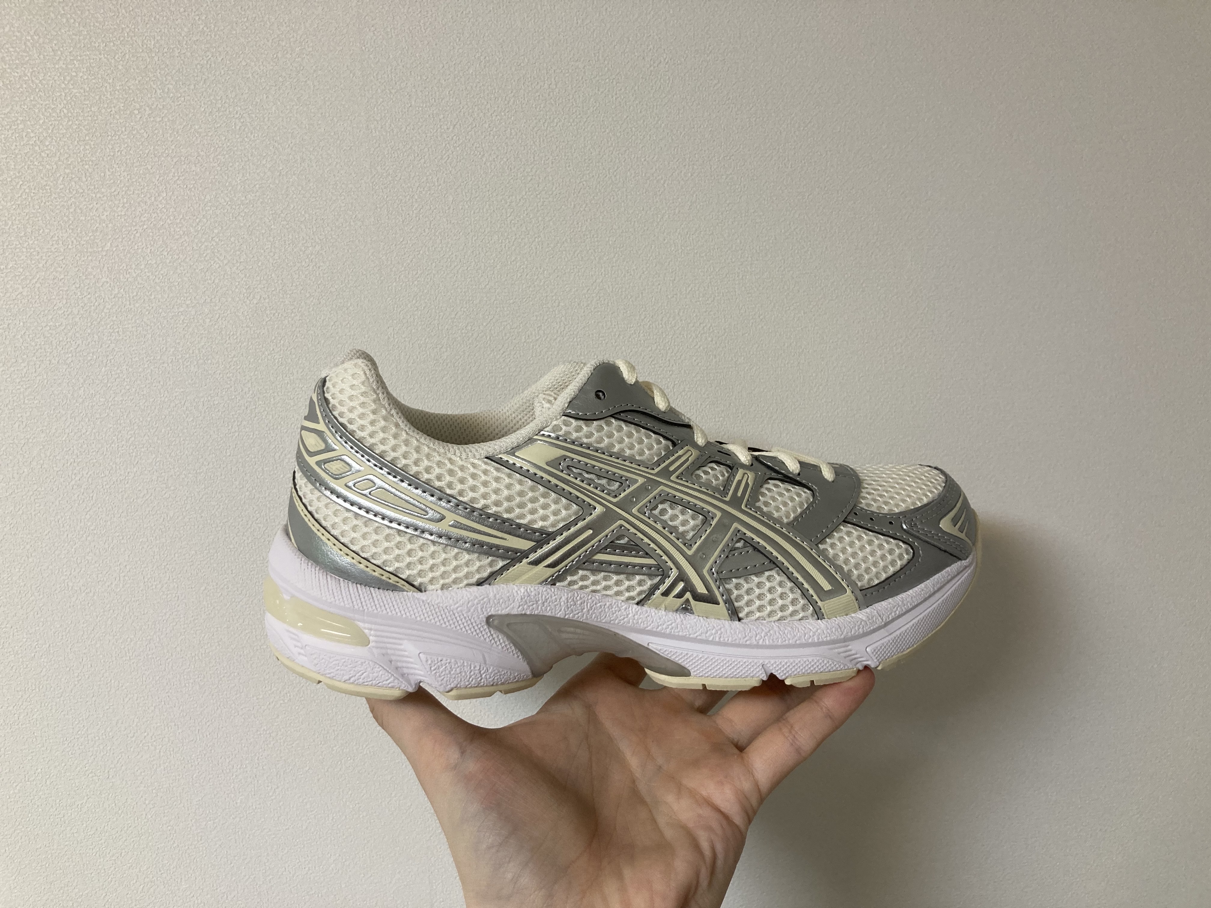 (W) Asics Gel-1130 Cream Pure Silver 착용 스타일 - 5