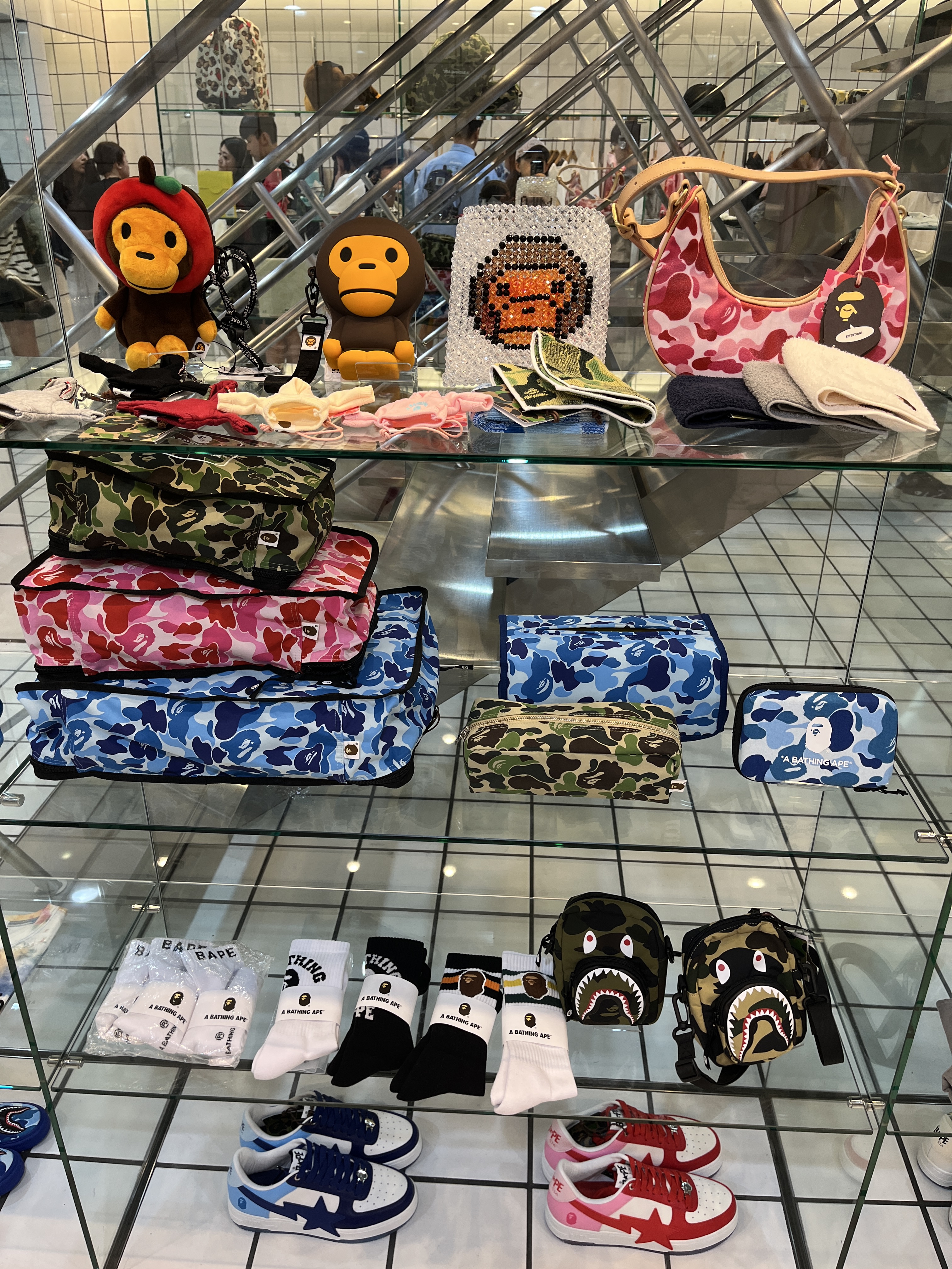 BAPE Baby Milo College T-Shirt White 착용 스타일 - 7