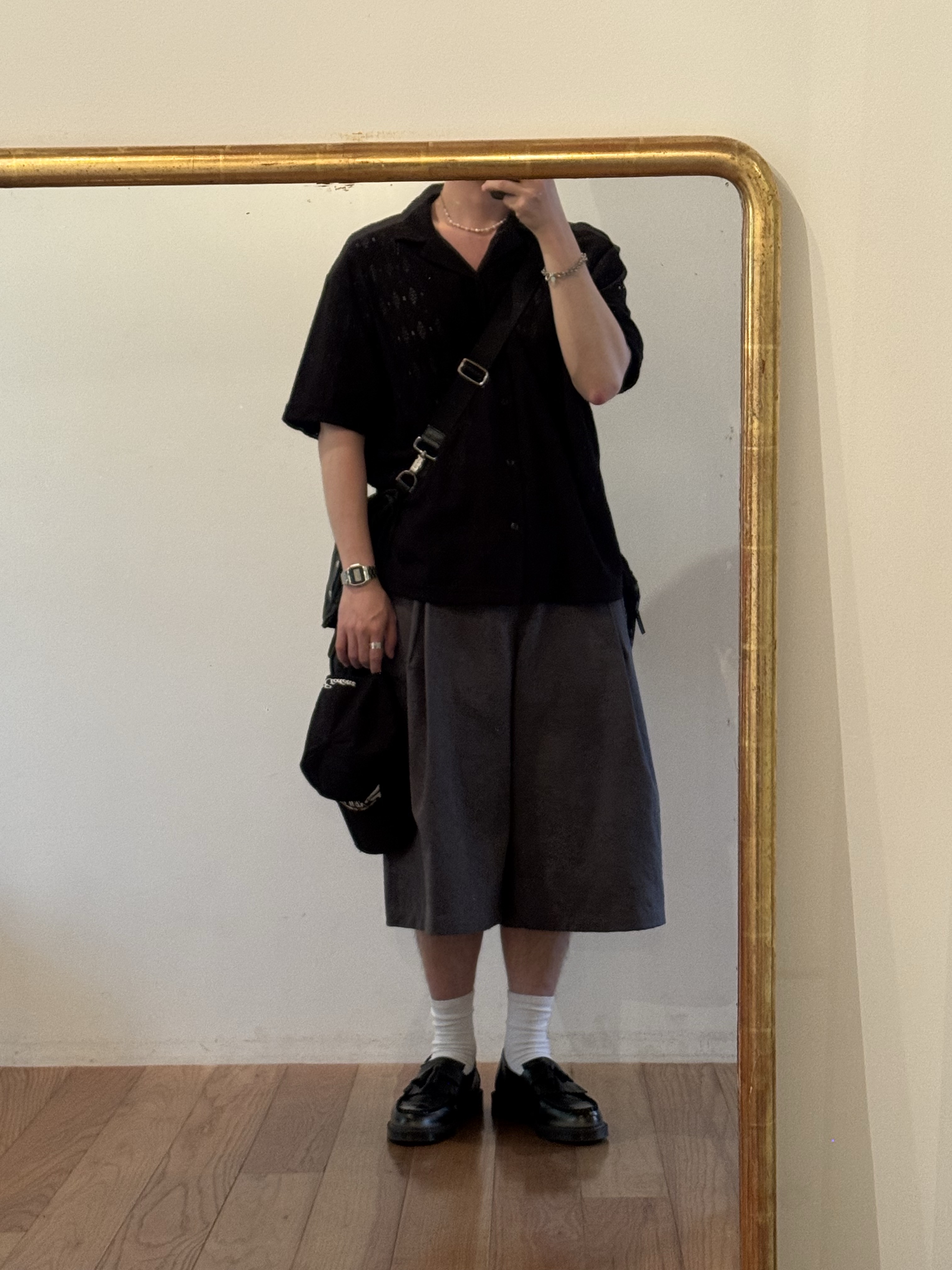 Dr. Martens Adrian Smooth Black, Dr. Martens x Supreme 1461 Gray Silver 착용 스타일 - 3