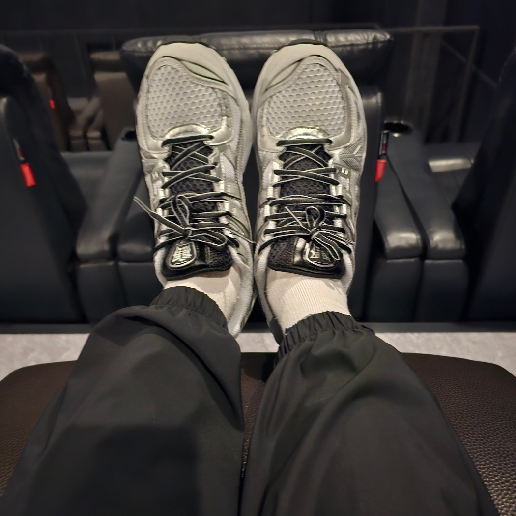 Asics Gel-Kayano Legacy Pure Silver 착용 스타일 - 5