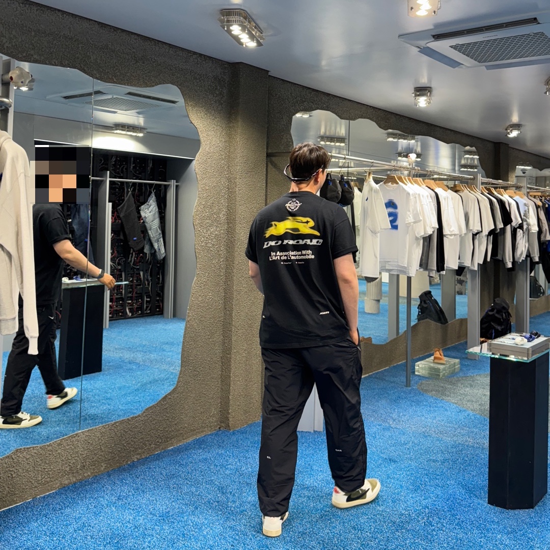 Nike x Drake Nocta Woven Track Pants Black (FN7668-010), Jordan 1 x Travis Scott Retro Low OG SP Reverse Olive 착용 스타일