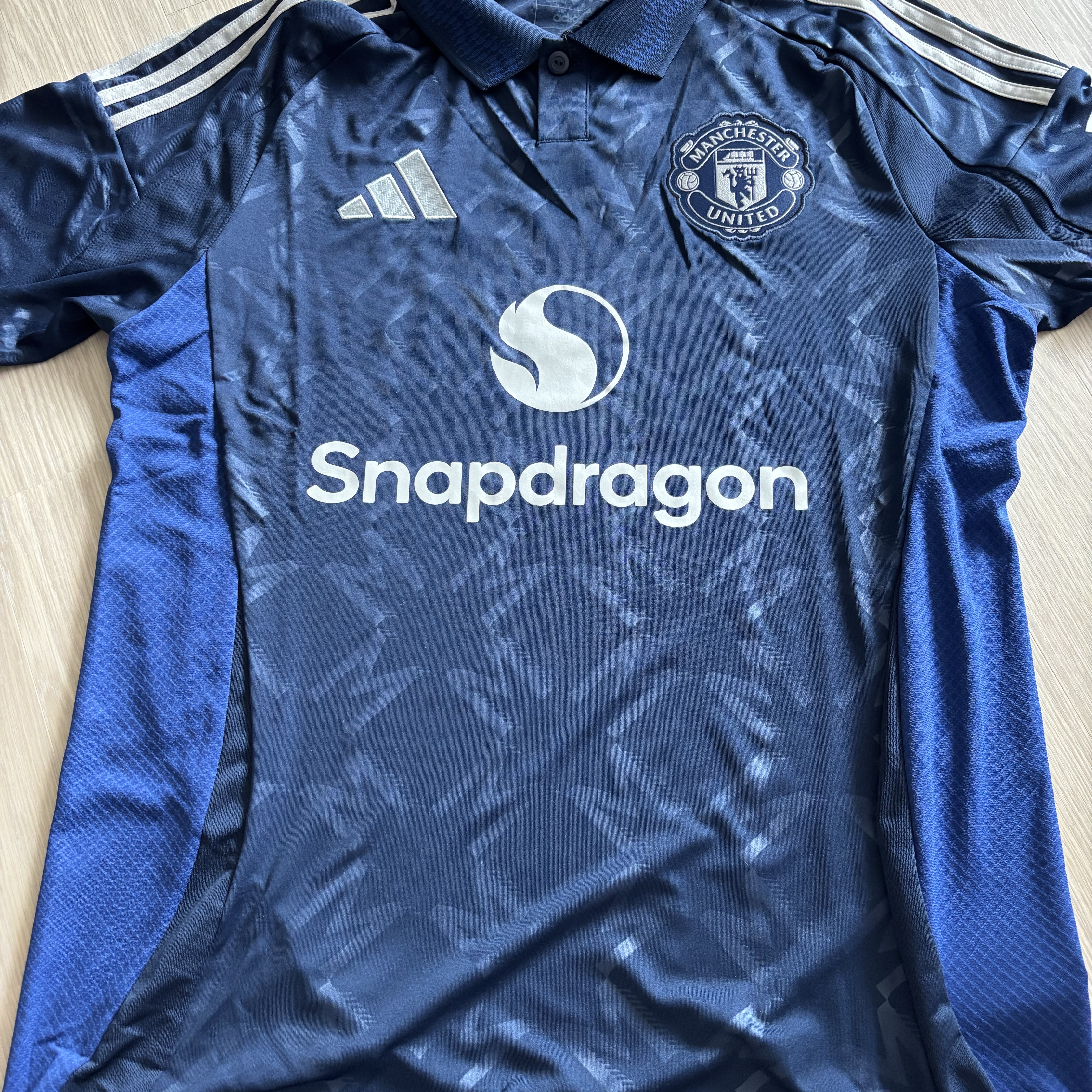 Adidas Manchester United 2024/25 Away Jersey Night Indigo - KR Sizing (Non Marking Ver.) 착용 스타일