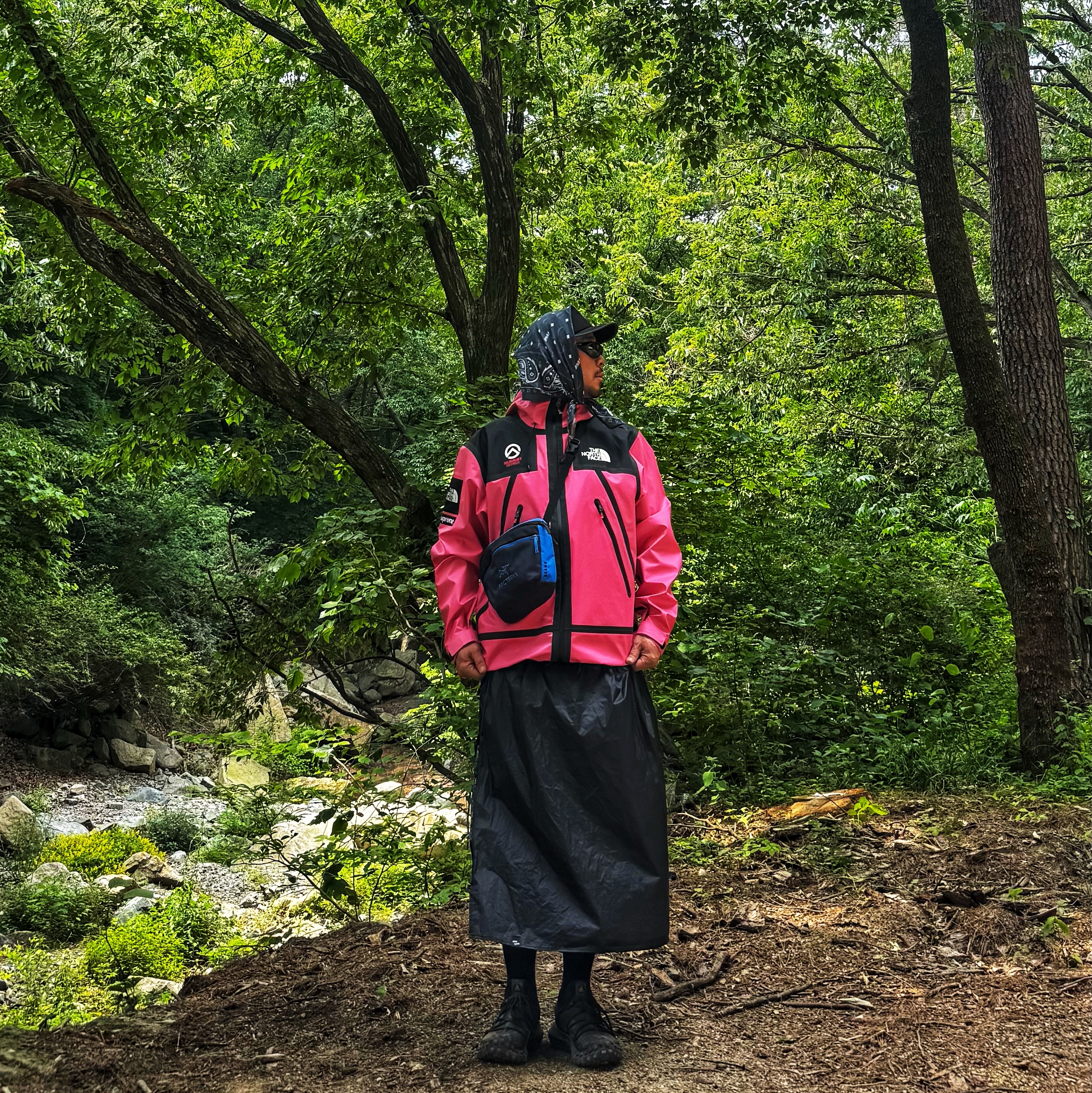 Supreme x The North Face Summit Series Outer Tape Seam Jacket Pink - 21SS, Oakley Eye Jacket Redux Matte Black Frame Prizm Grey Lenses High Bridge Fit 착용 스타일 - 3