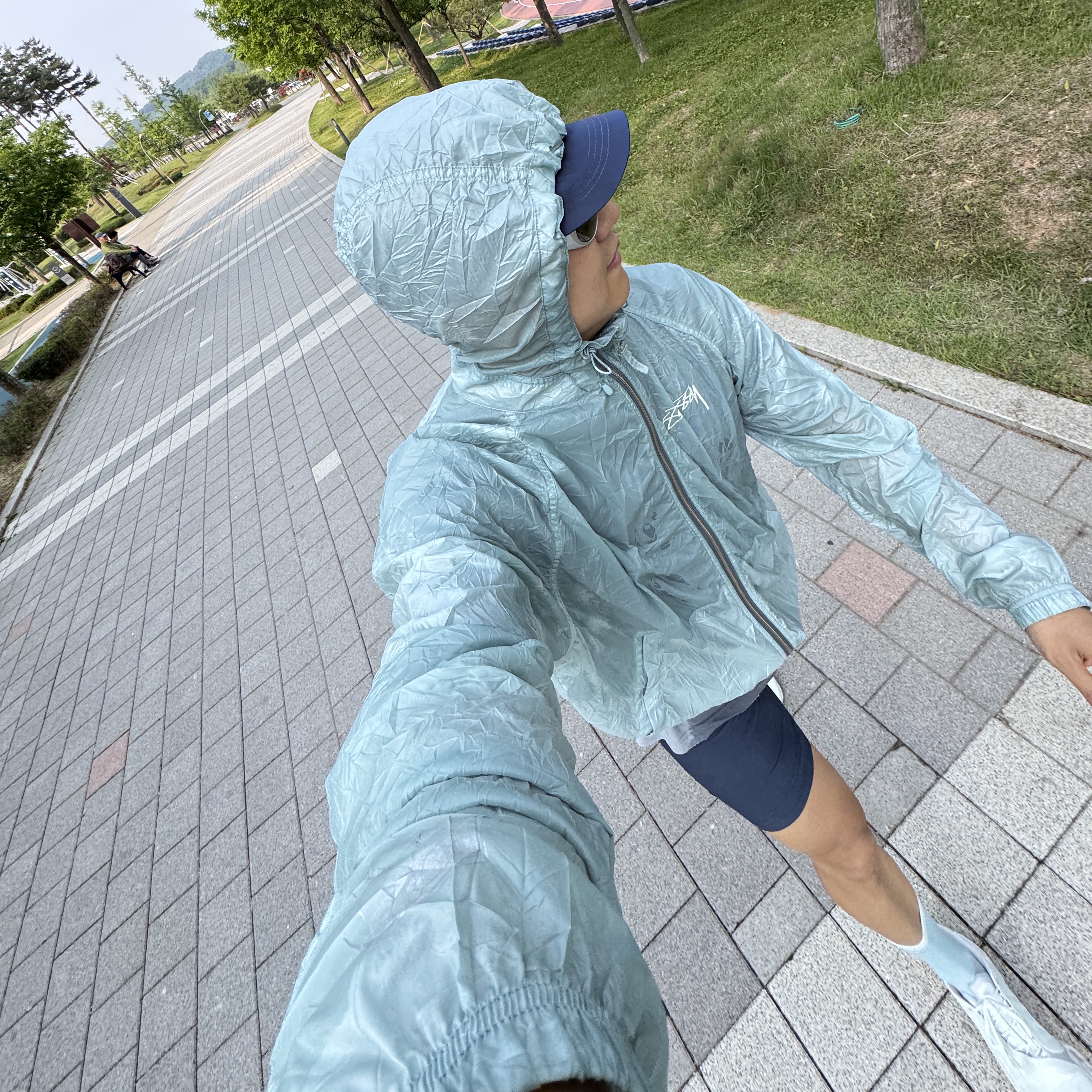 Stussy Beach Shell Wrinkled Nylon Jacket Magenta, On Running x Post Archive Faction (Paf) Cloudmonster 2 Vapor Frost ์ฐฉ์ฉ ์คํ์ผ - 4