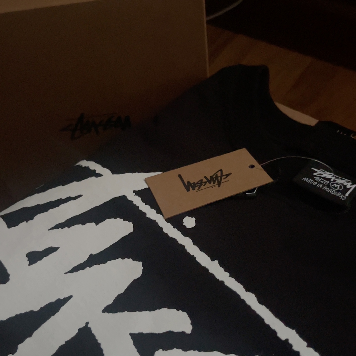 Stussy World Tour T-Shirt Black 2024,2025 착용 스타일