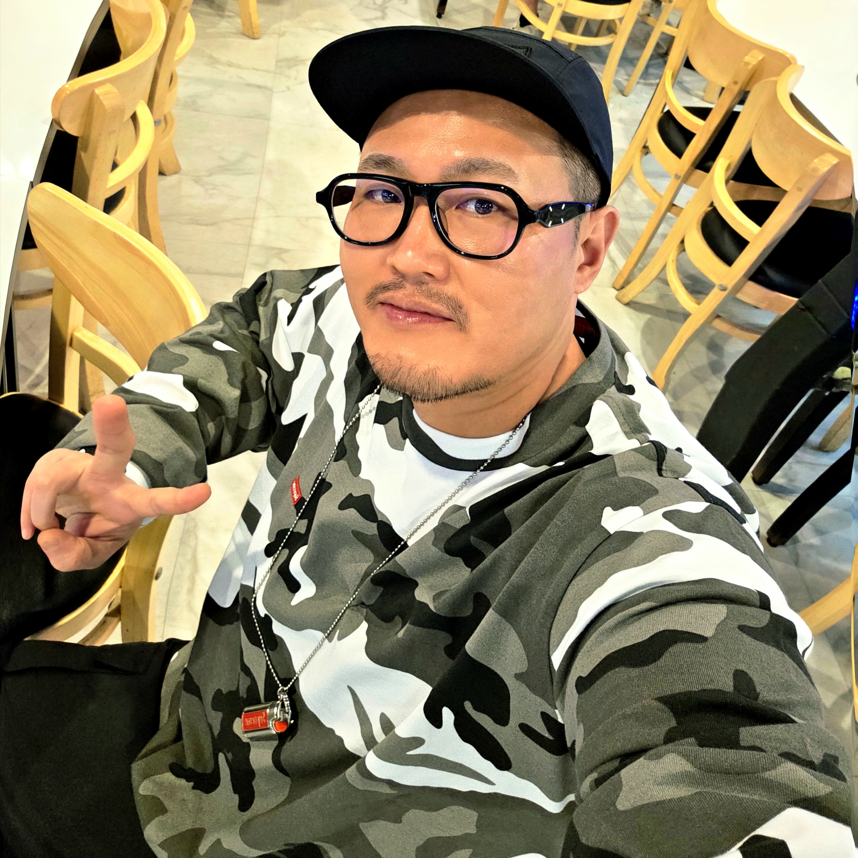 Nike x Sacai Zegamadome SP Matte Silver, Supreme Small Box L/S T-Shirt Snow Camo - 25SS 착용 스타일 - 2