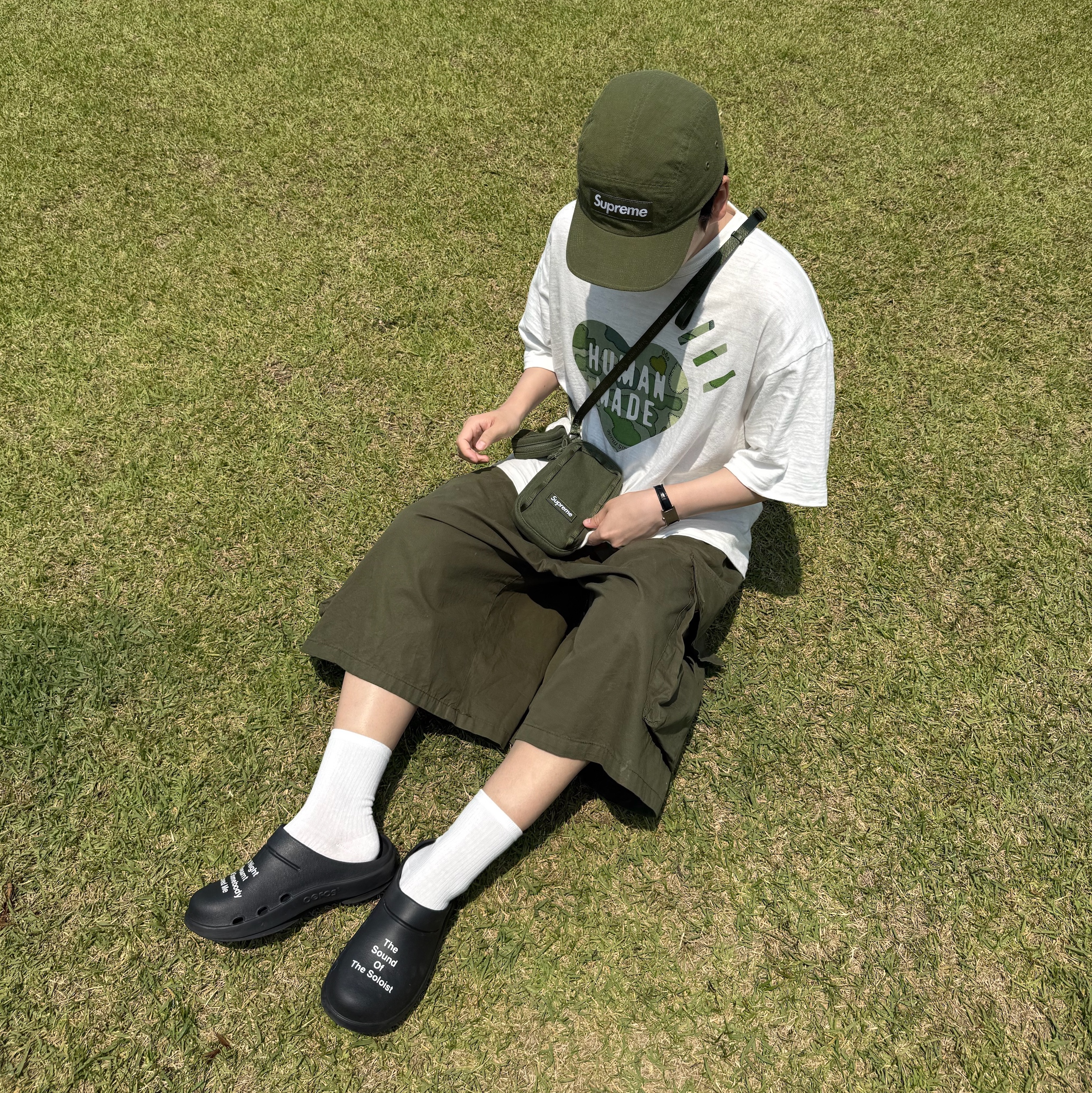 Supreme Kevlar Camp Cap Olive - 23SS, Human Made x Kaws Graphic T-Shirt #1 White 착용 스타일