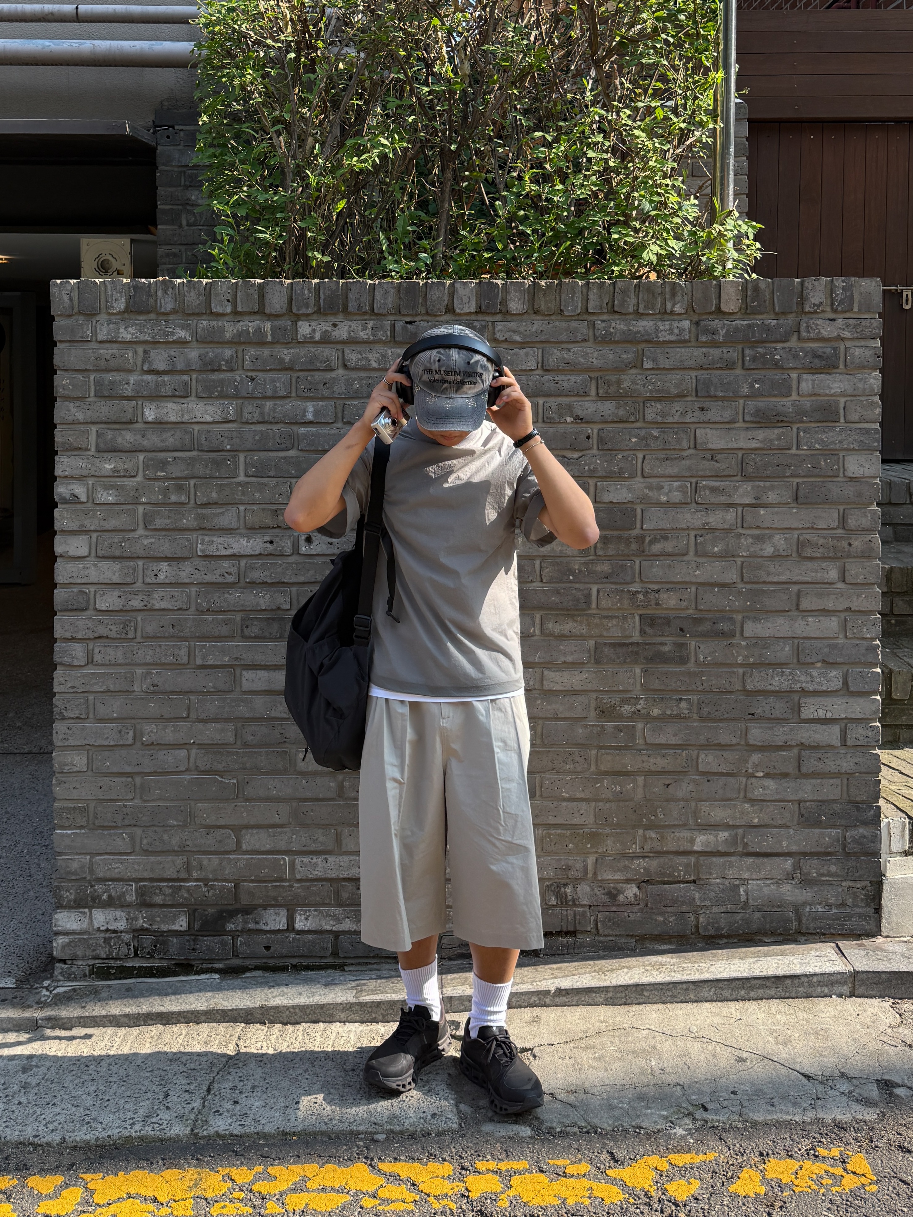 On Running x Post Archive Faction (Paf) Cloudmonster 2 Thorn Brown, BOSE QC Ultra Black (Korean Ver.) 착용 스타일 - 3