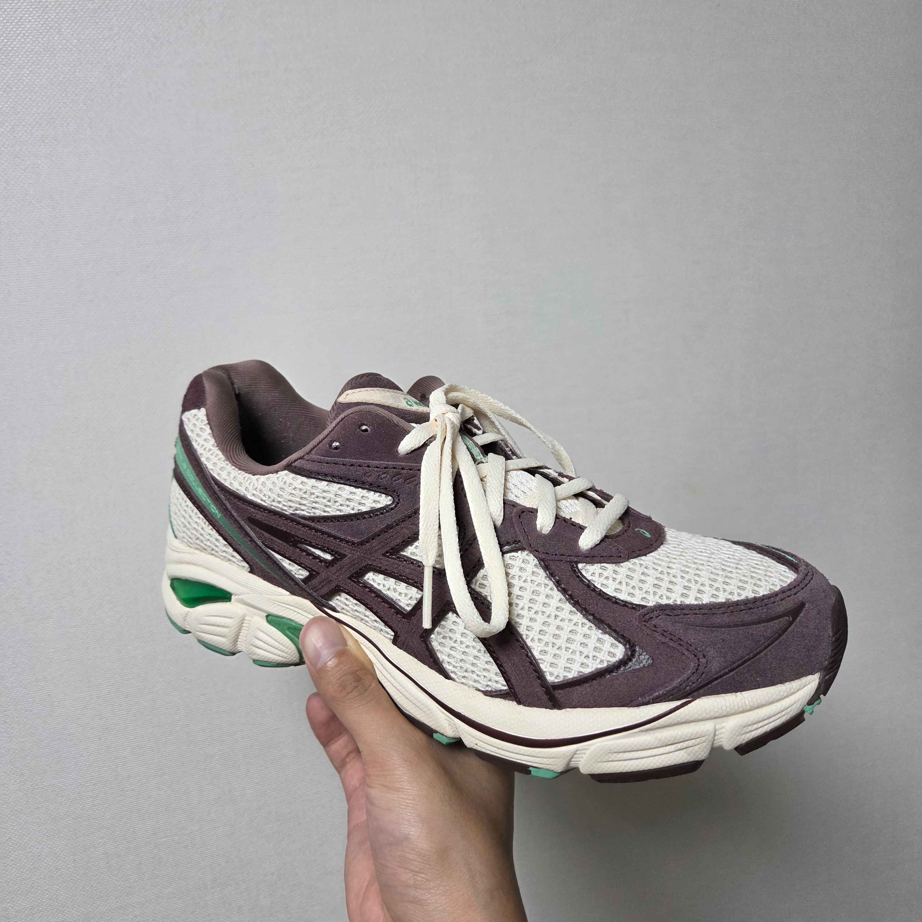 Asics x Earls Collection GT-2160 Cream Peppercorn 착용 스타일