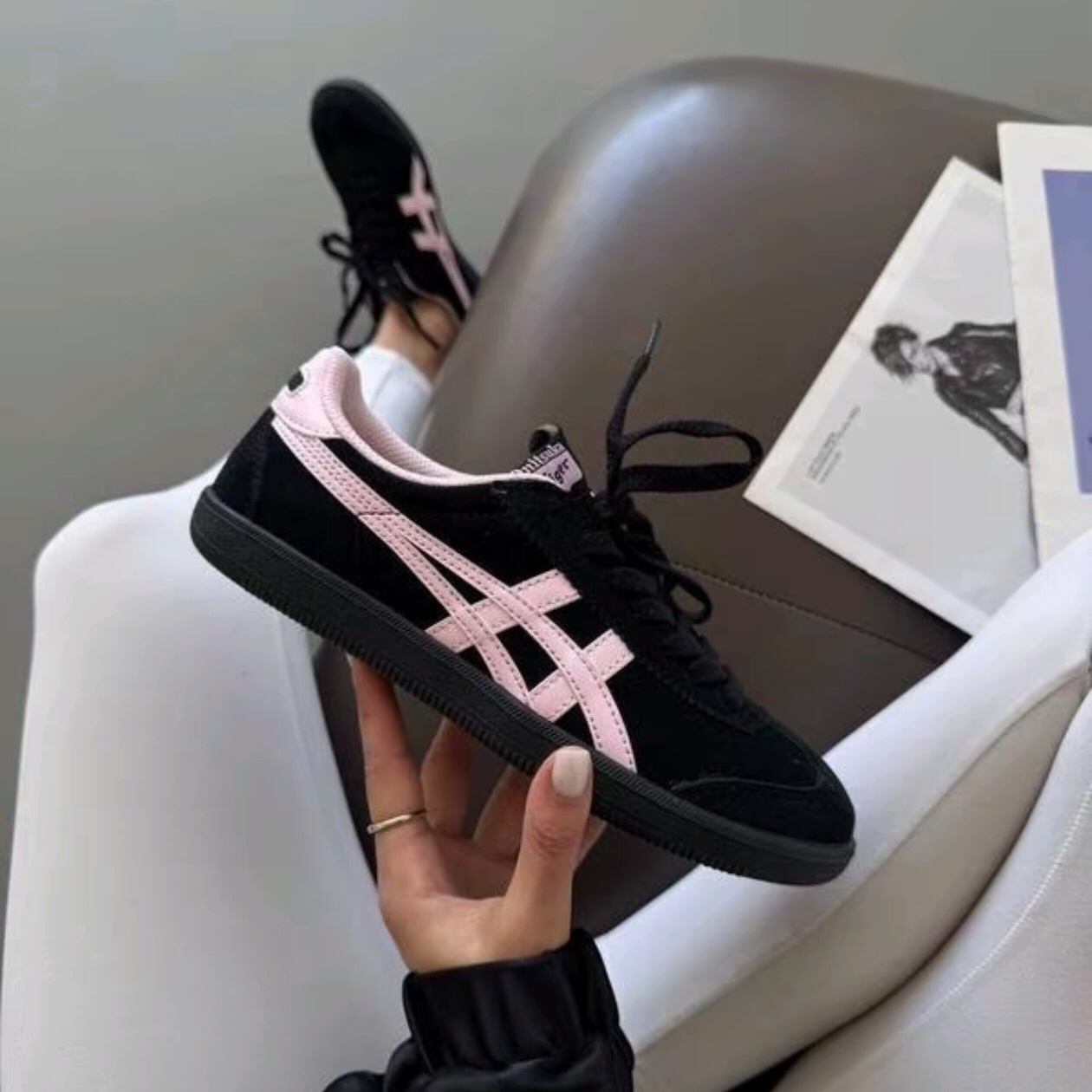(W) Onitsuka Tiger Tokuten Black Pink 착용 스타일 - 2