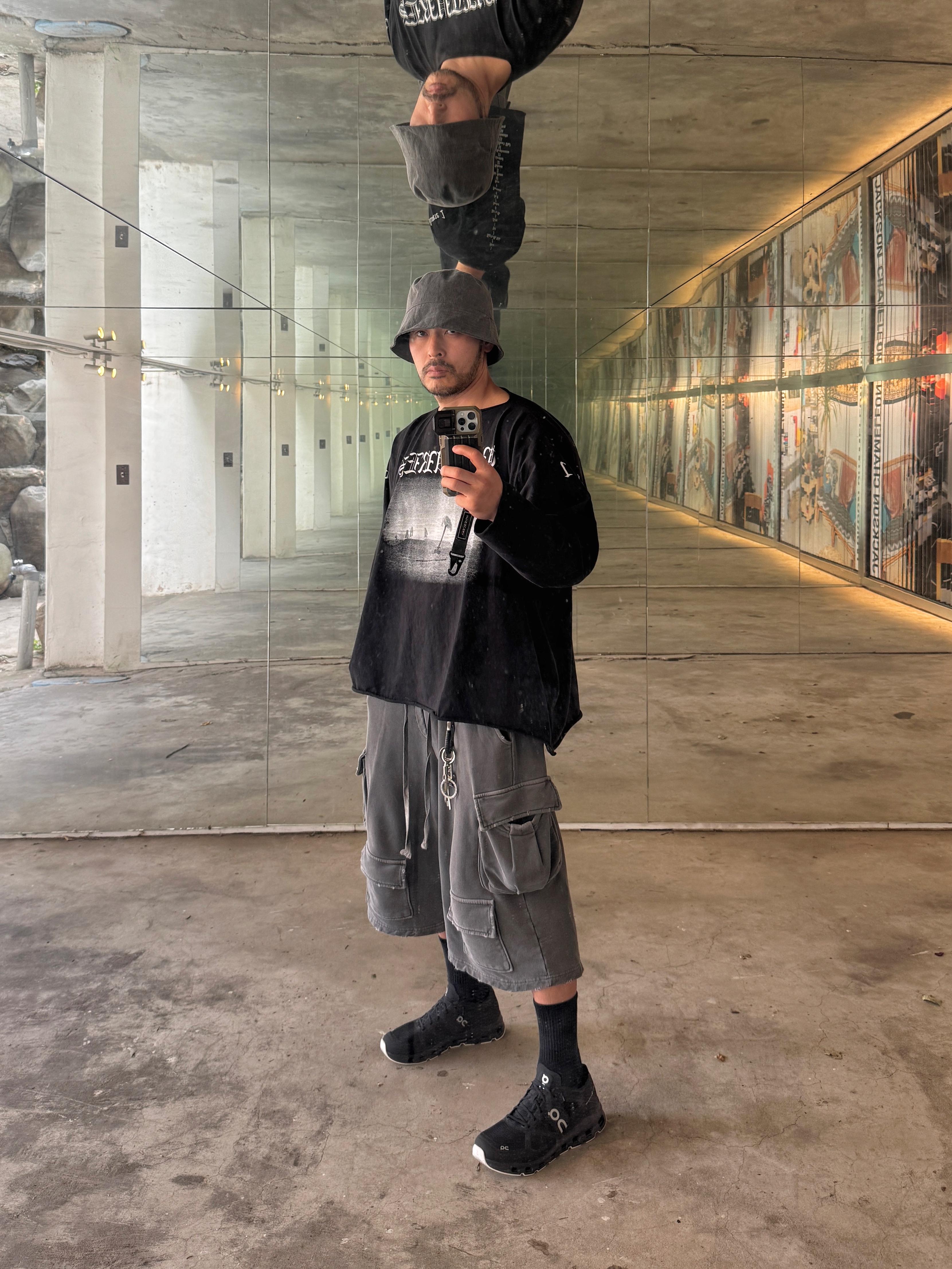 On Running x Sail Racing Cloud Regatta 999 Black, Yeezy Vultures 2 Long T-Shirt Black 착용 스타일 - 7