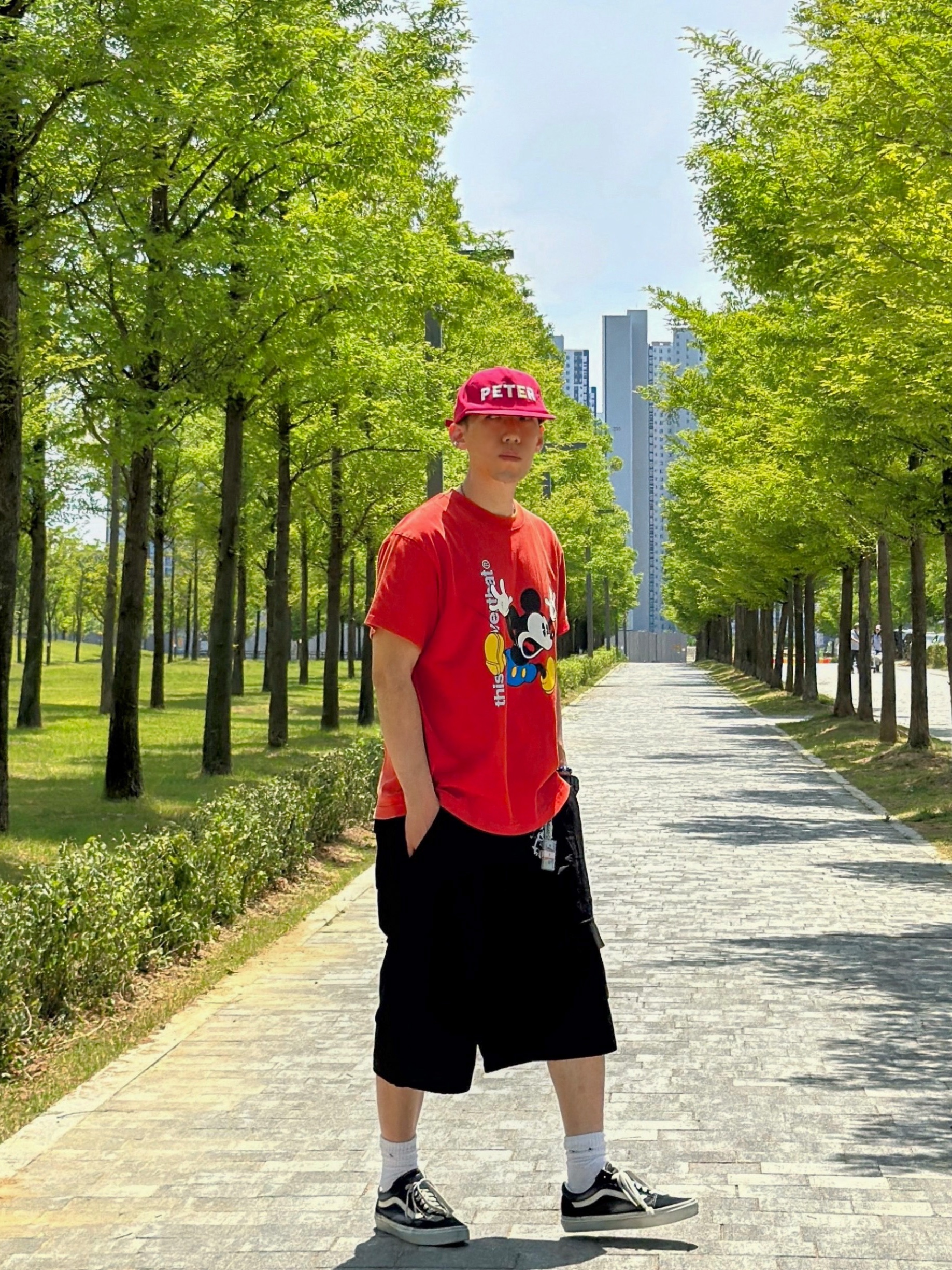 Thisisneverthat x Disney Mickey Jumping T-Shirt Red 착용 스타일