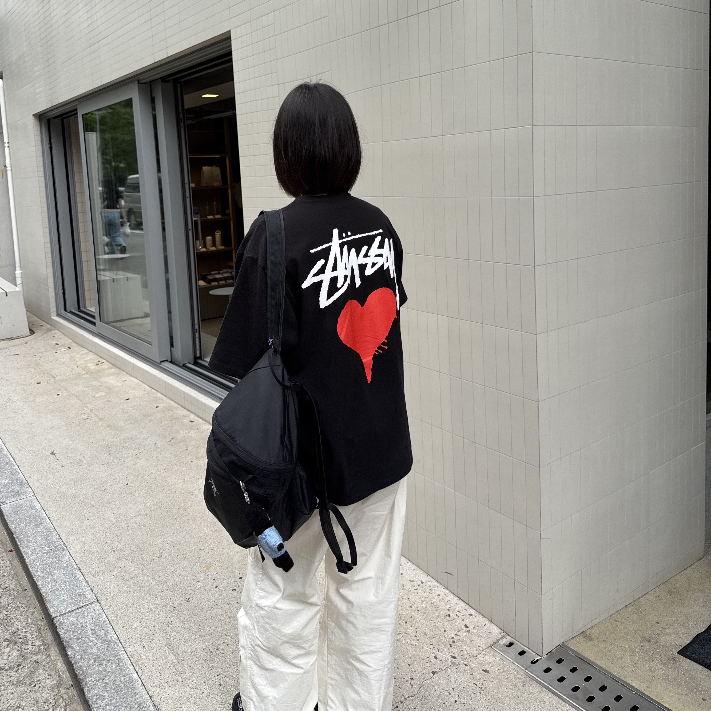 Stussy Stock Heart T-Shirt Black, Arc'teryx Heliad 15 Backpack Black 착용 스타일