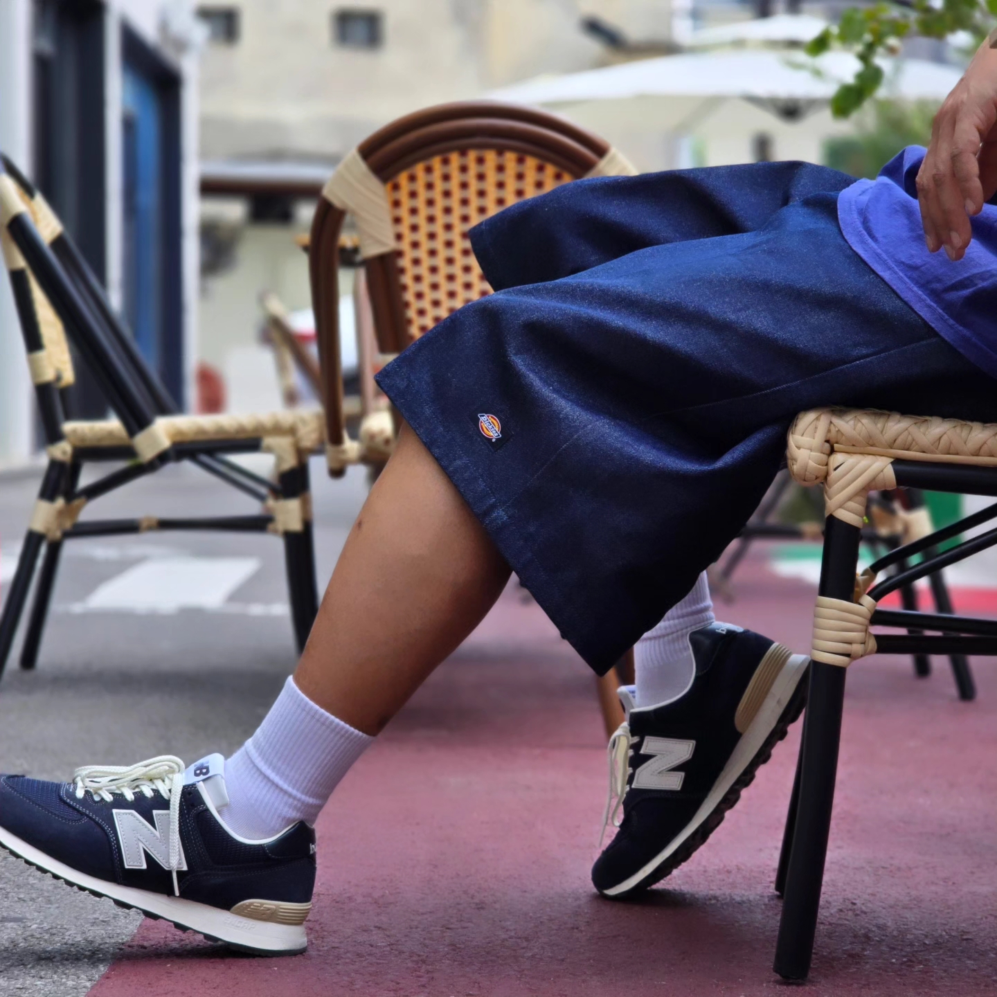 Dickies Loose Fit 13 Inch Flat Front Work Shorts Dark Navy, New Balance x Pottery 574 Premium Hard Navy 착용 스타일 - 2