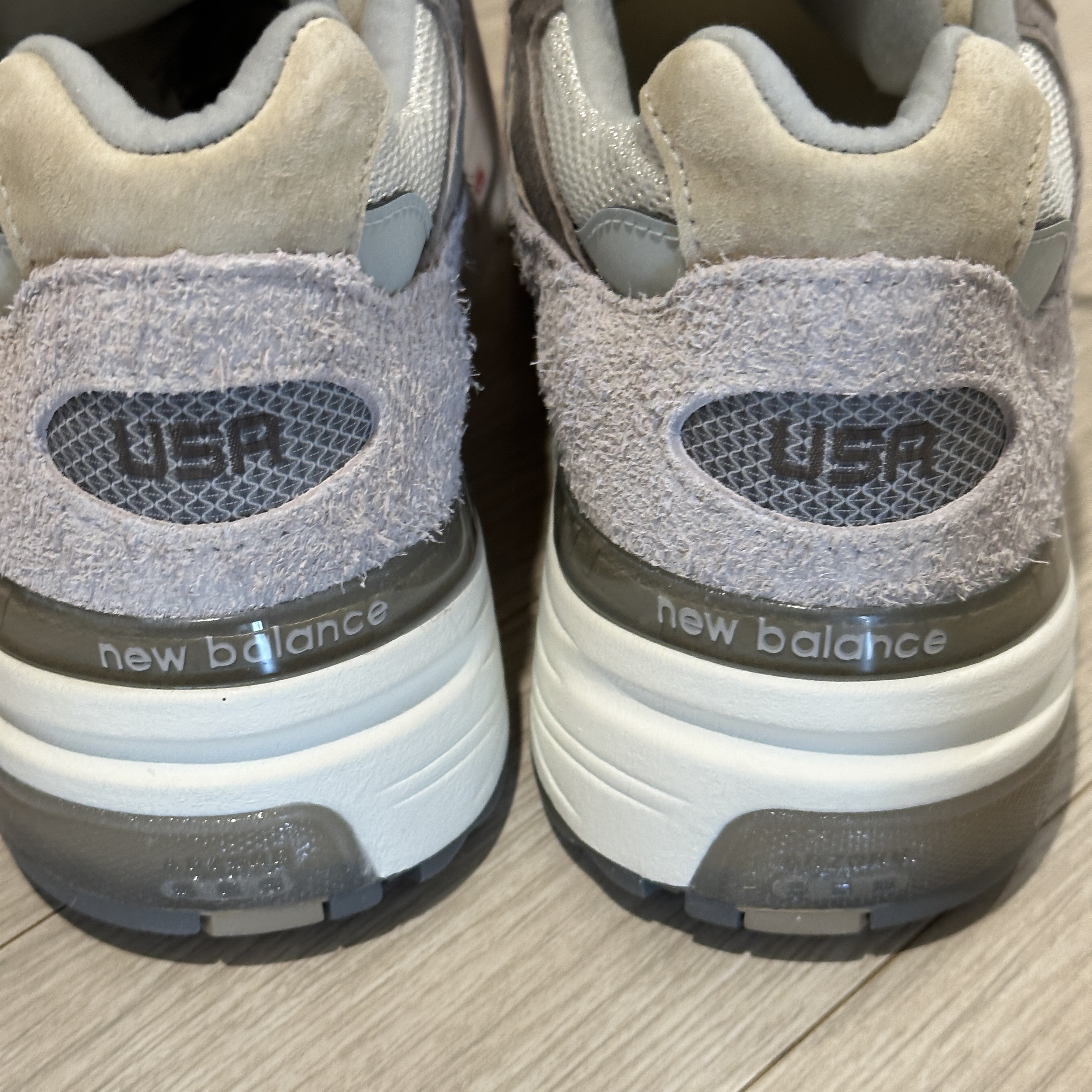 New Balance 992 Made in USA Moonrock Mushroom 착용 스타일 - 4