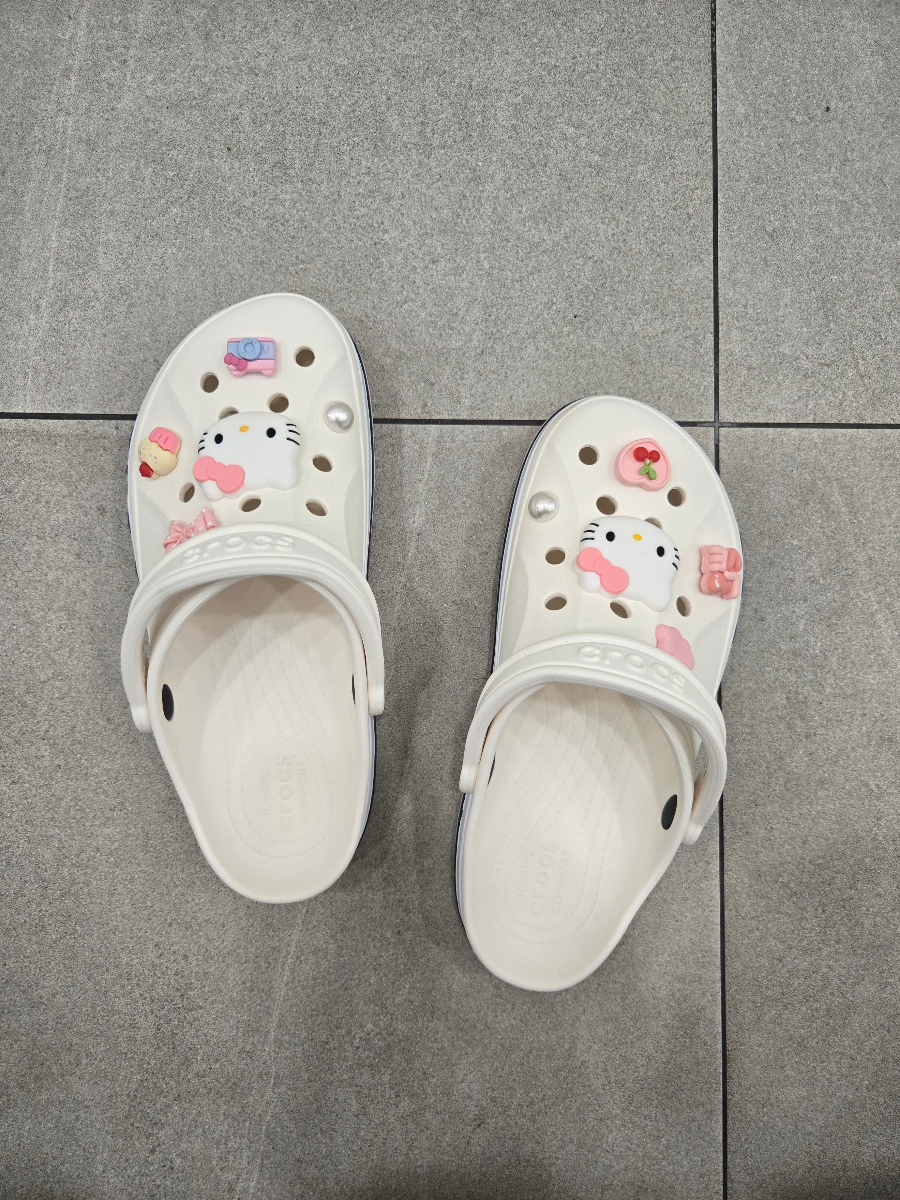Crocs Bayaband Clog White Navy 착용 스타일