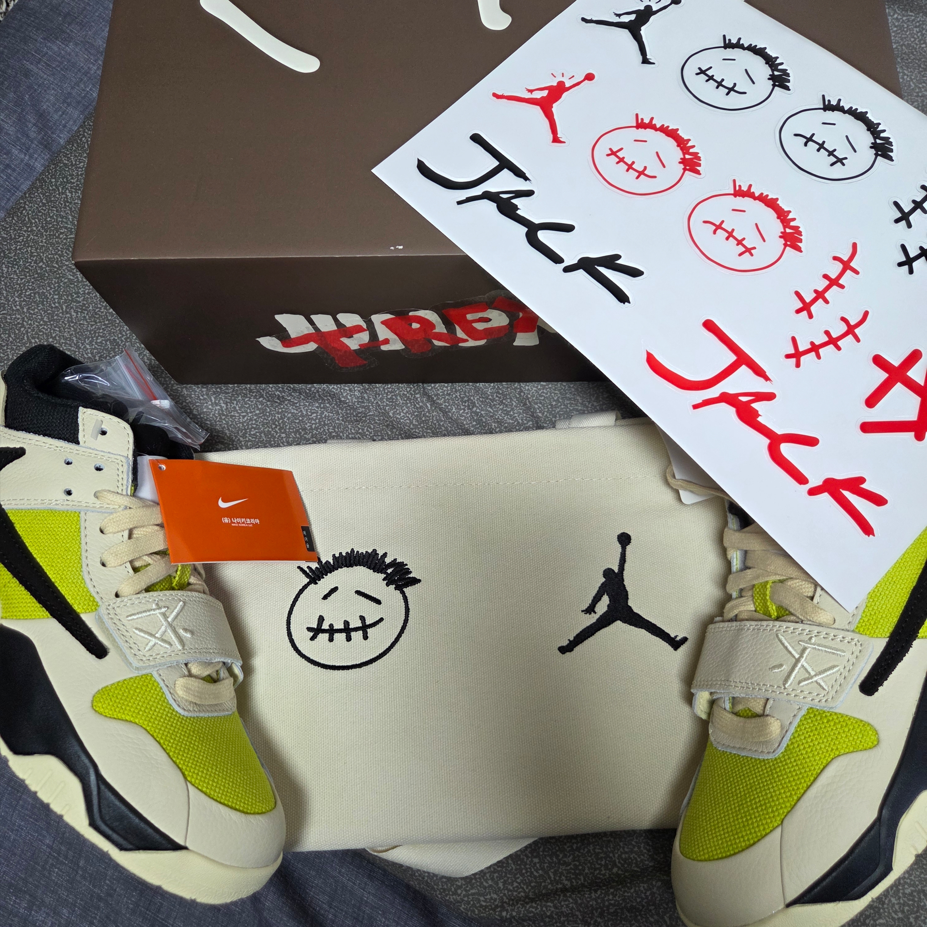 Jordan x Travis Scott Jumpman Jack TR Bright Cactus 착용 스타일