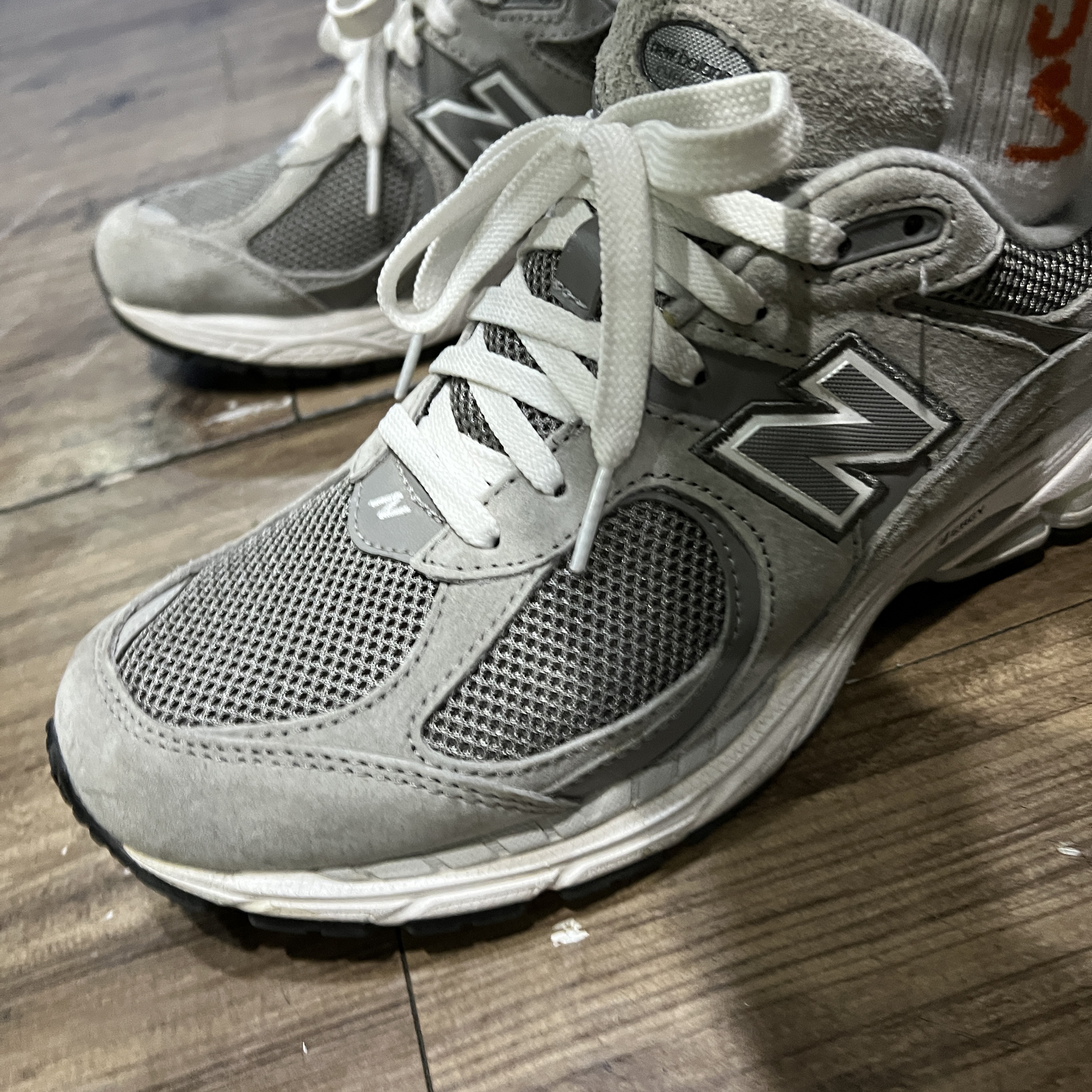 New Balance 2002R Marblehead White 착용 스타일
