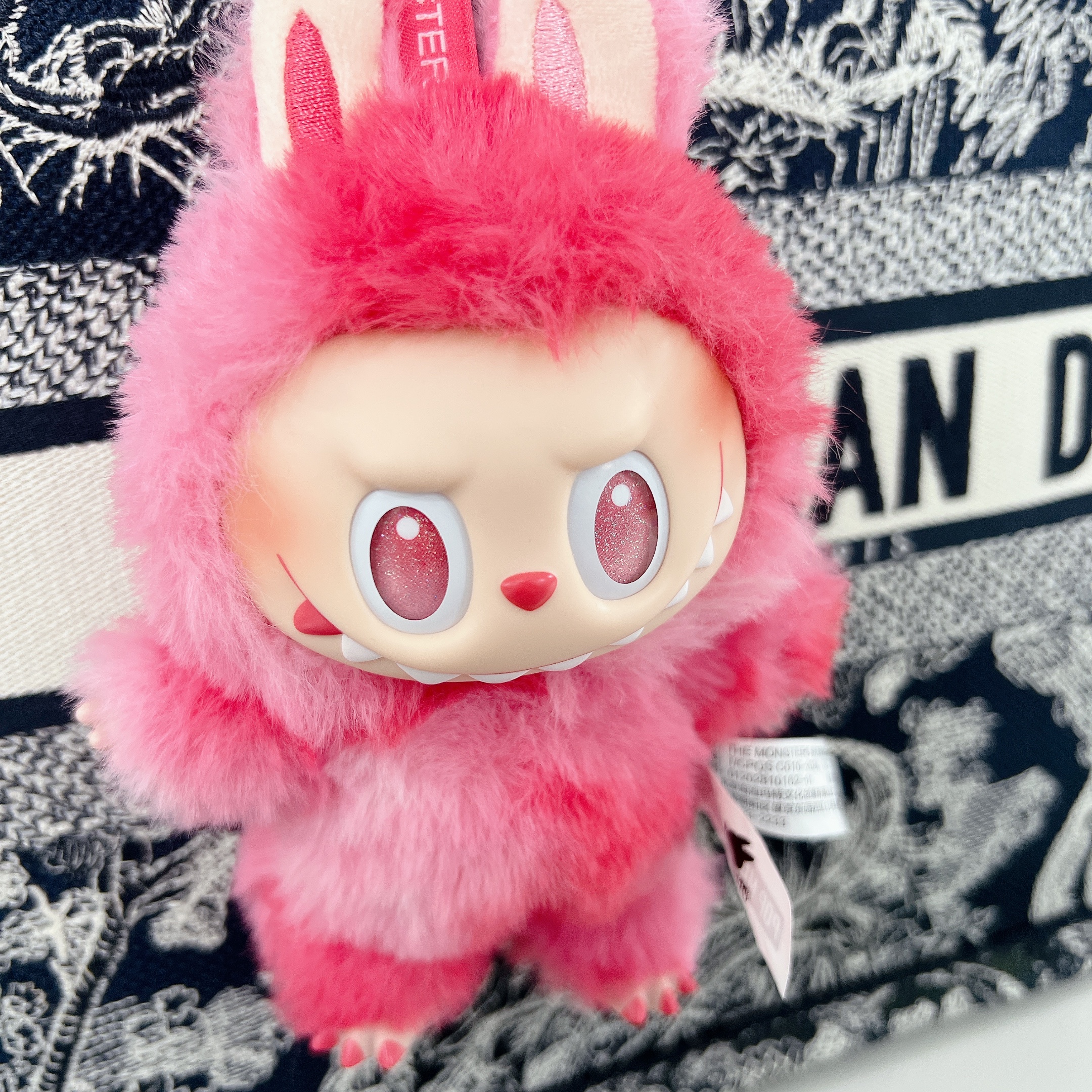 Pop Mart Labubu The Monsters Highlight Series Sealed Case (1 Blind Box) 착용 스타일 - 2