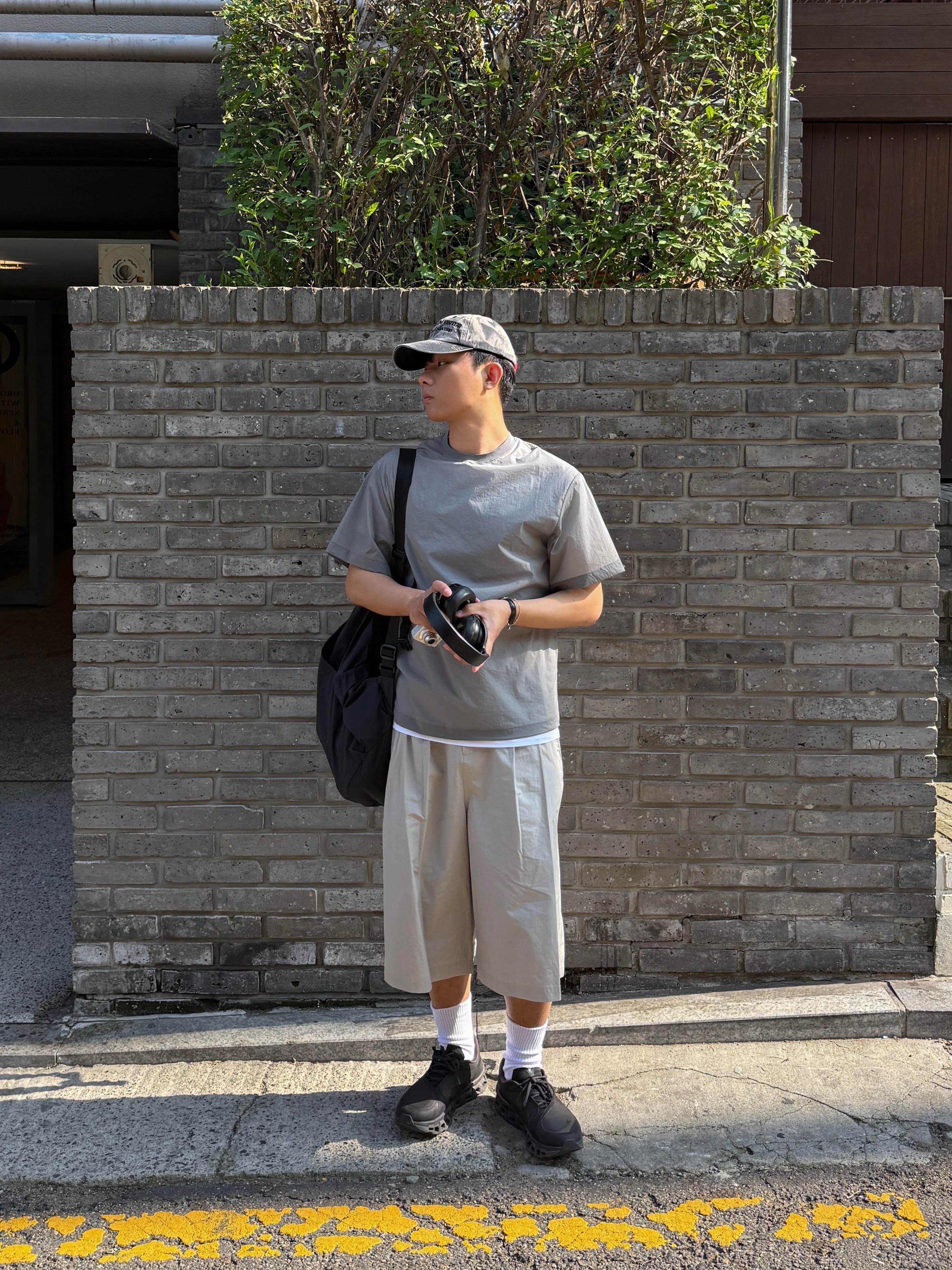 On Running x Post Archive Faction (Paf) Cloudmonster 2 Thorn Brown, BOSE QC Ultra Black (Korean Ver.) 착용 스타일 - 2