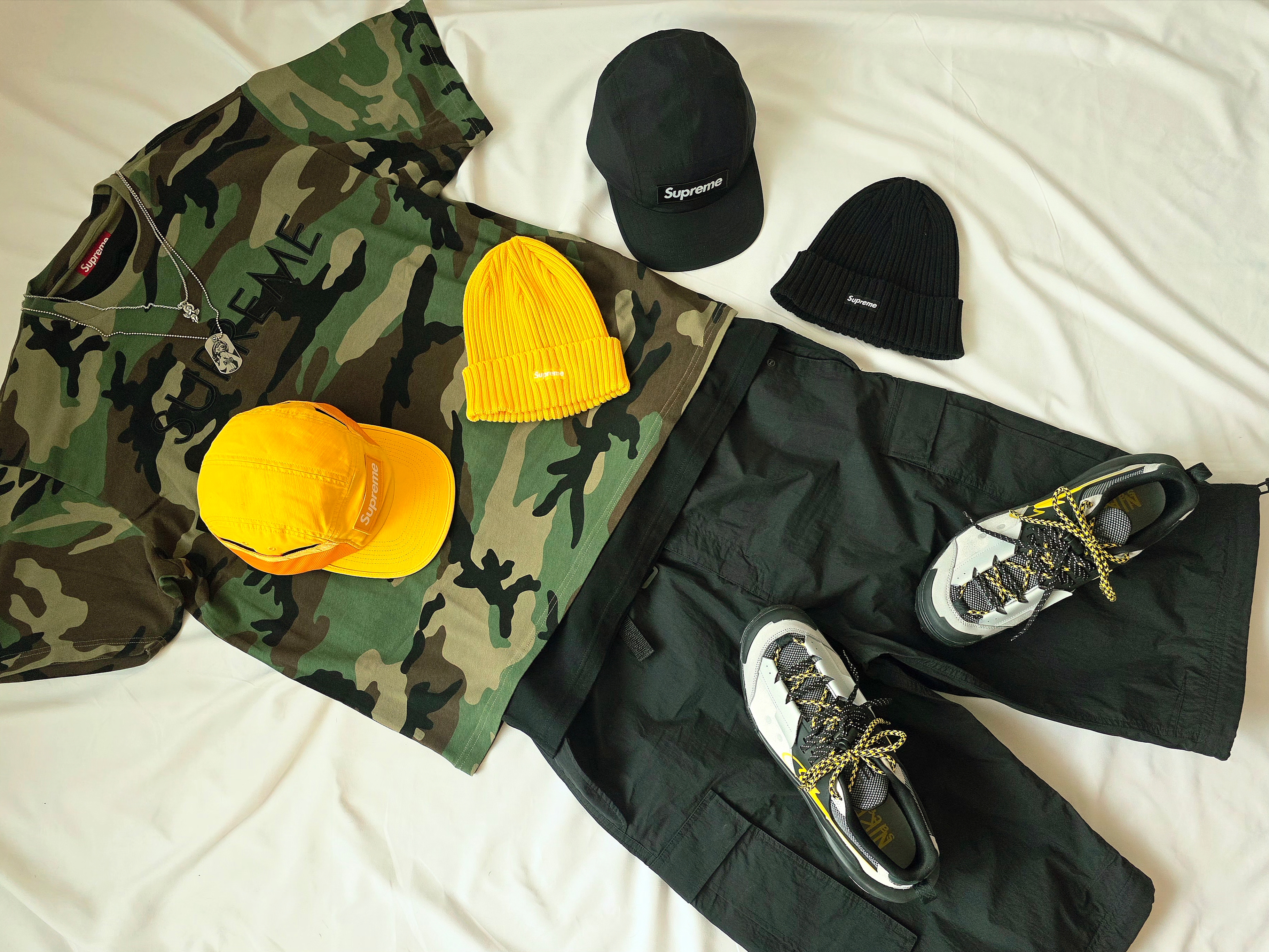 Supreme Capital S/S Top Woodland Camo - 25SS, Nike x Sacai Zegamadome SP Matte Silver 착용 스타일 - 1