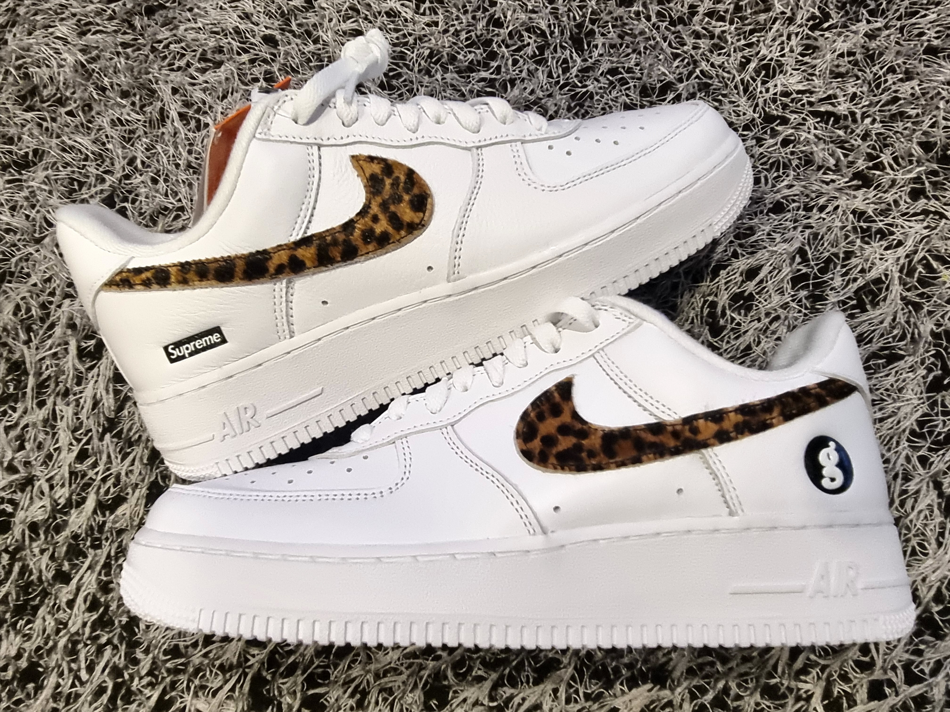Nike x Supreme x GOODENOUGH Air Force 1 Low White - 25SS 착용 스타일 - 2
