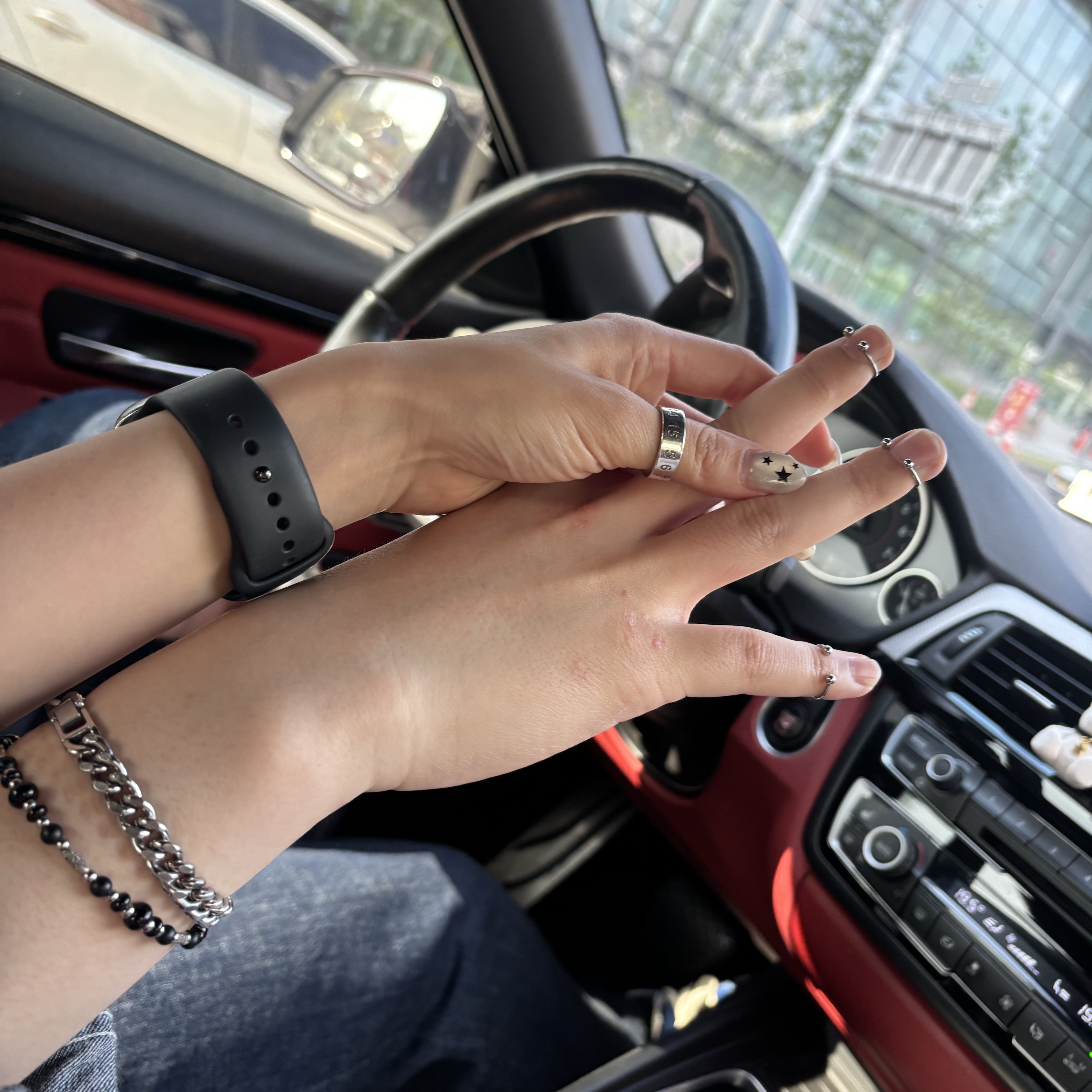 Scudo Garden Karen Beads Bracelet Black 착용 스타일 - 1
