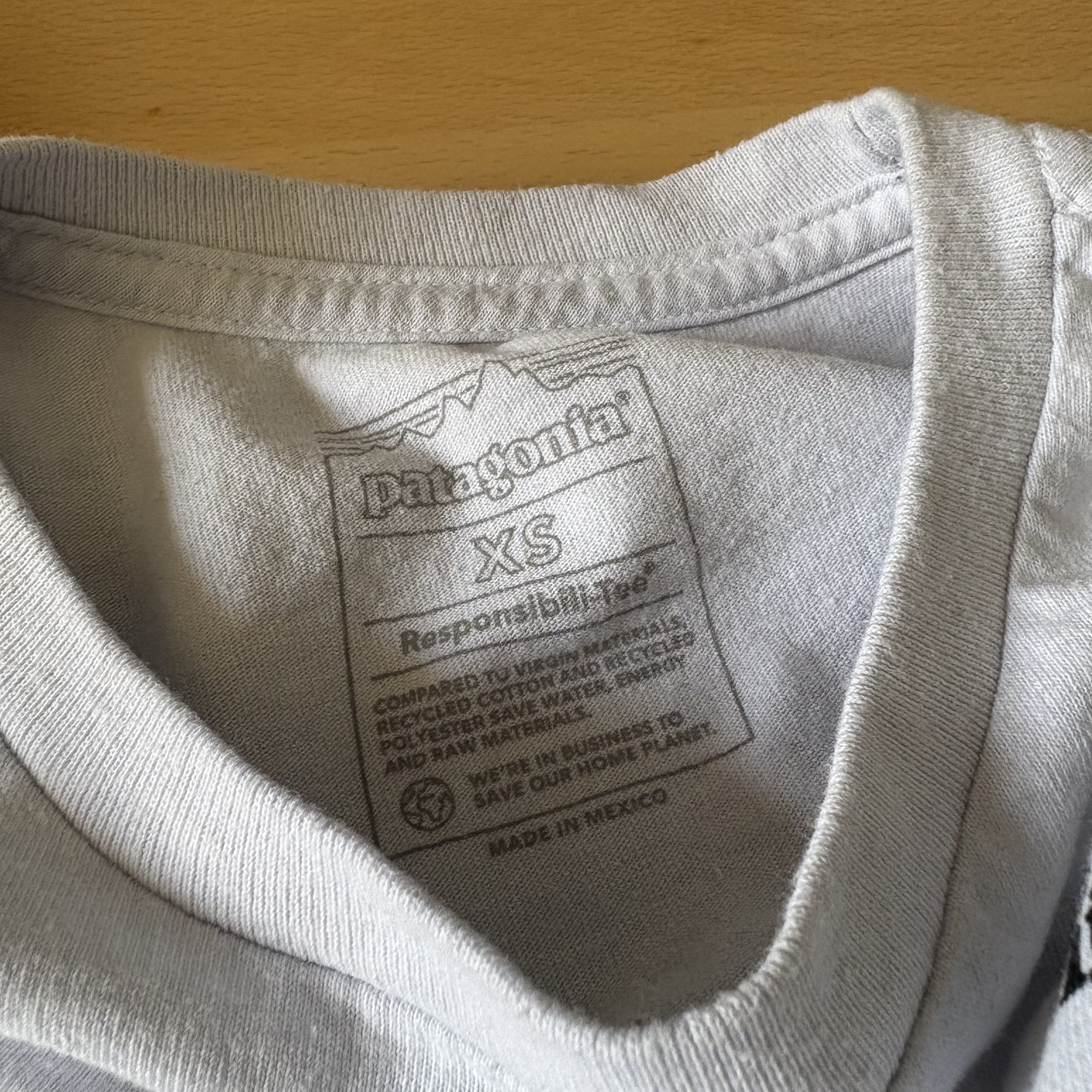 Patagonia P-6 Logo Responsibili-Tee S/S White 착용 스타일 - 4