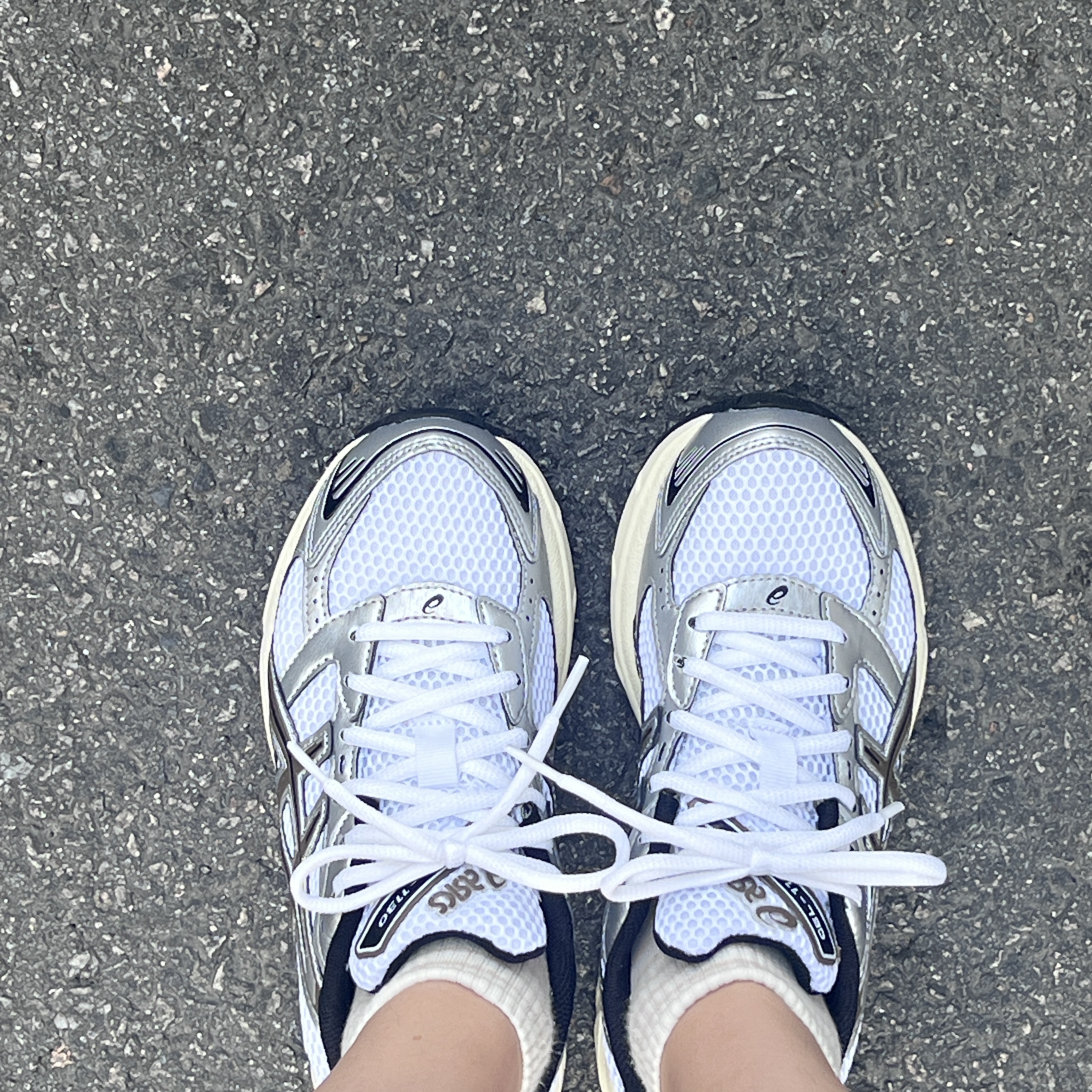 Asics Gel-1130 White Clay Canyon 착용 스타일