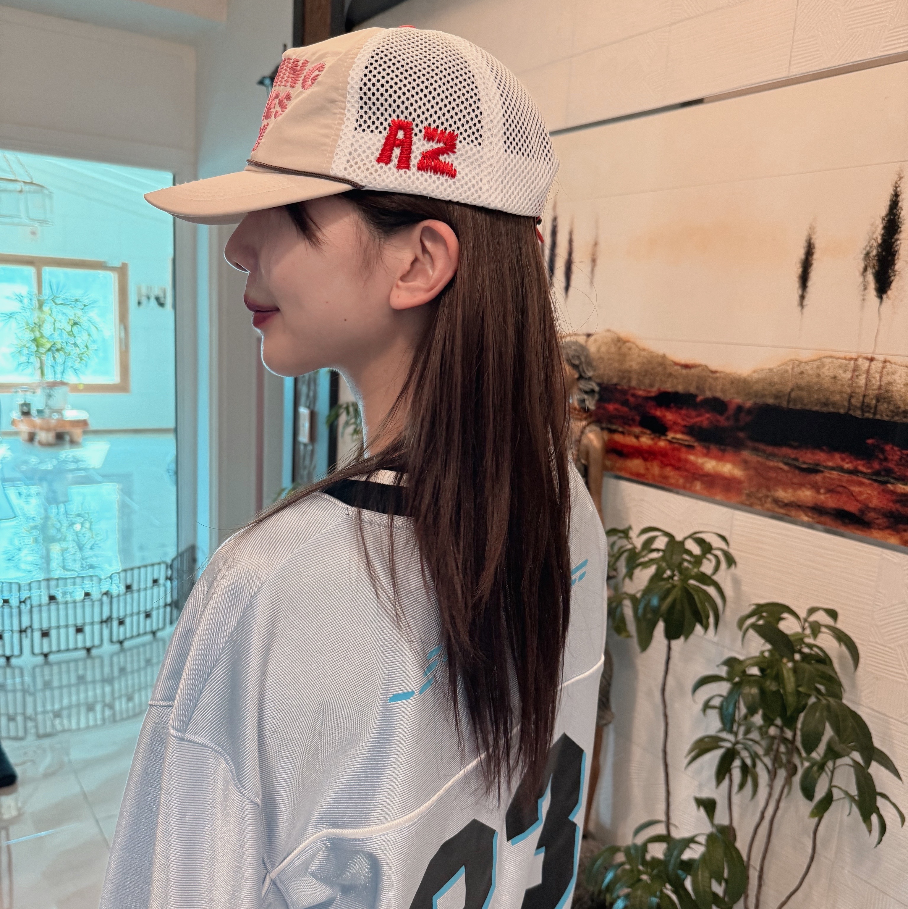 Alex Zono I Dig Running Trucker Hat OG Brown 착용 스타일 - 1