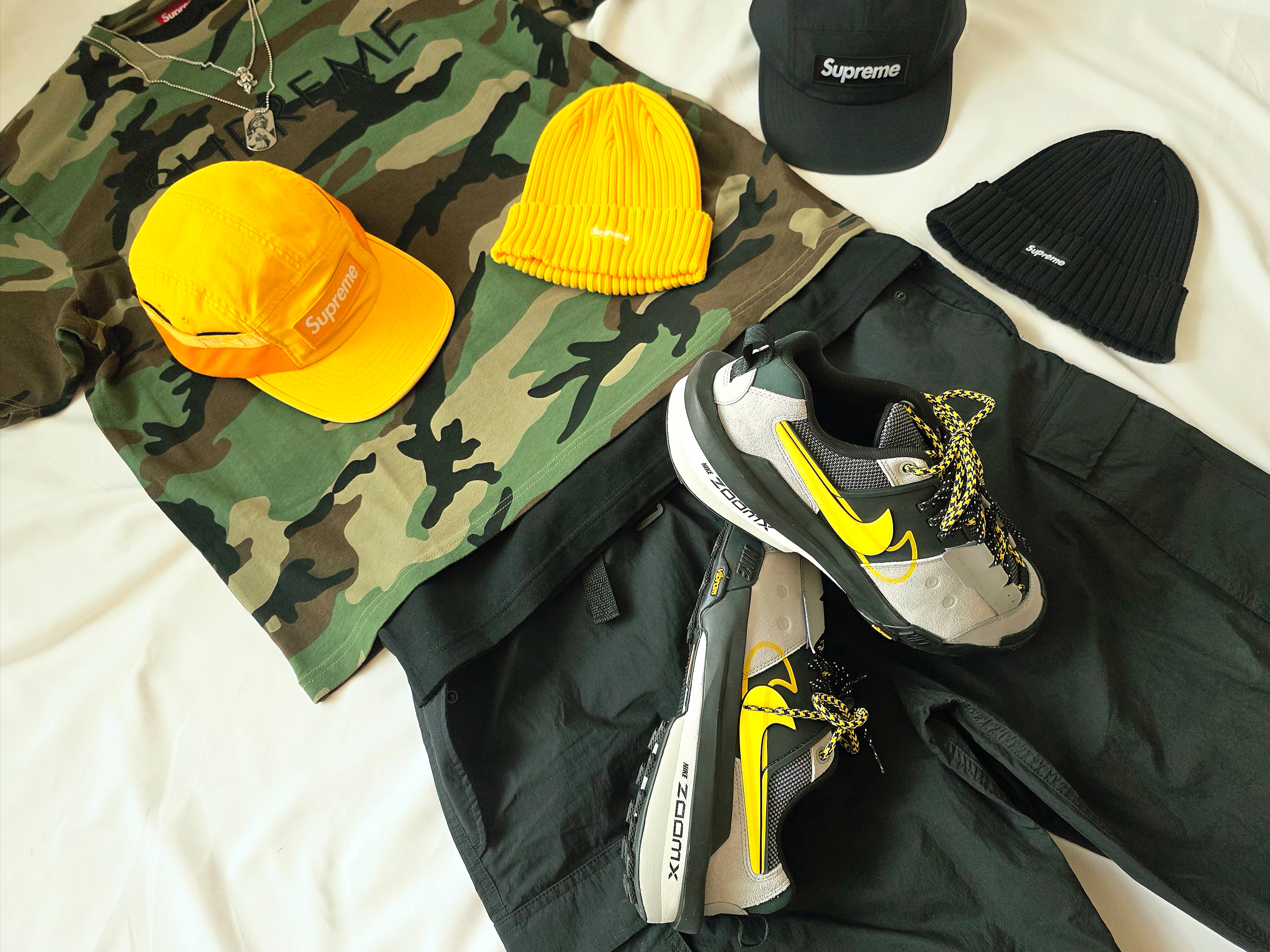Supreme Capital S/S Top Woodland Camo - 25SS, Nike x Sacai Zegamadome SP Matte Silver 착용 스타일 - 3