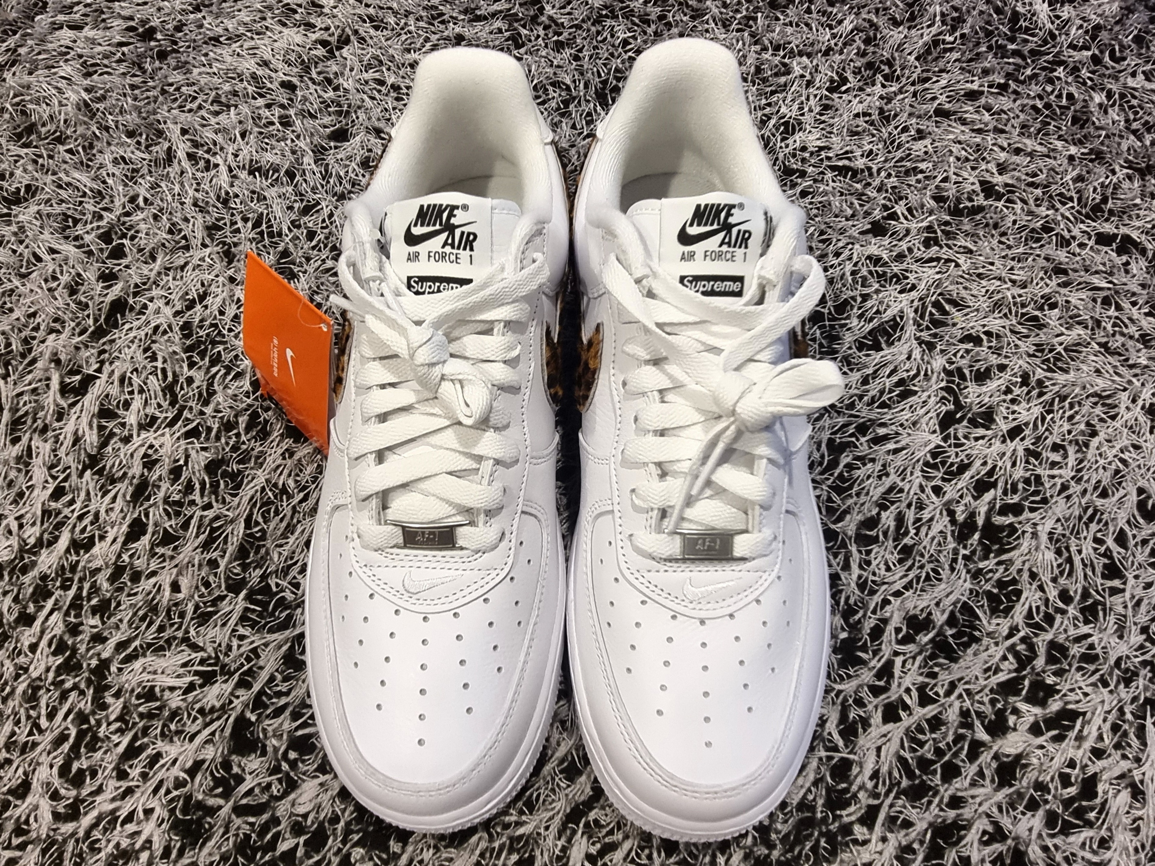 Nike x Supreme x GOODENOUGH Air Force 1 Low White - 25SS 착용 스타일 - 4