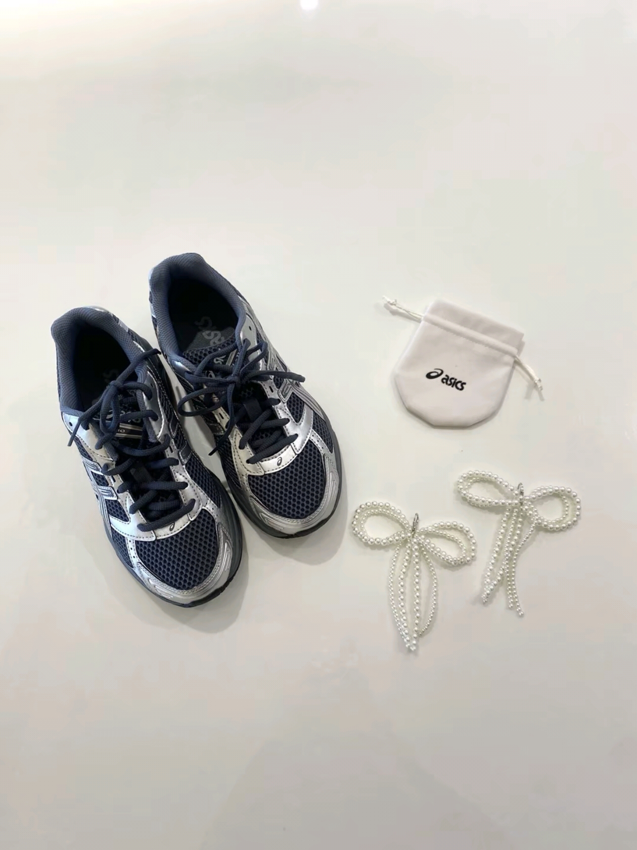 Asics Gel-1130 Steel Grey Pure Silver, Asics Gel-1130 White Cloud Grey 착용 스타일