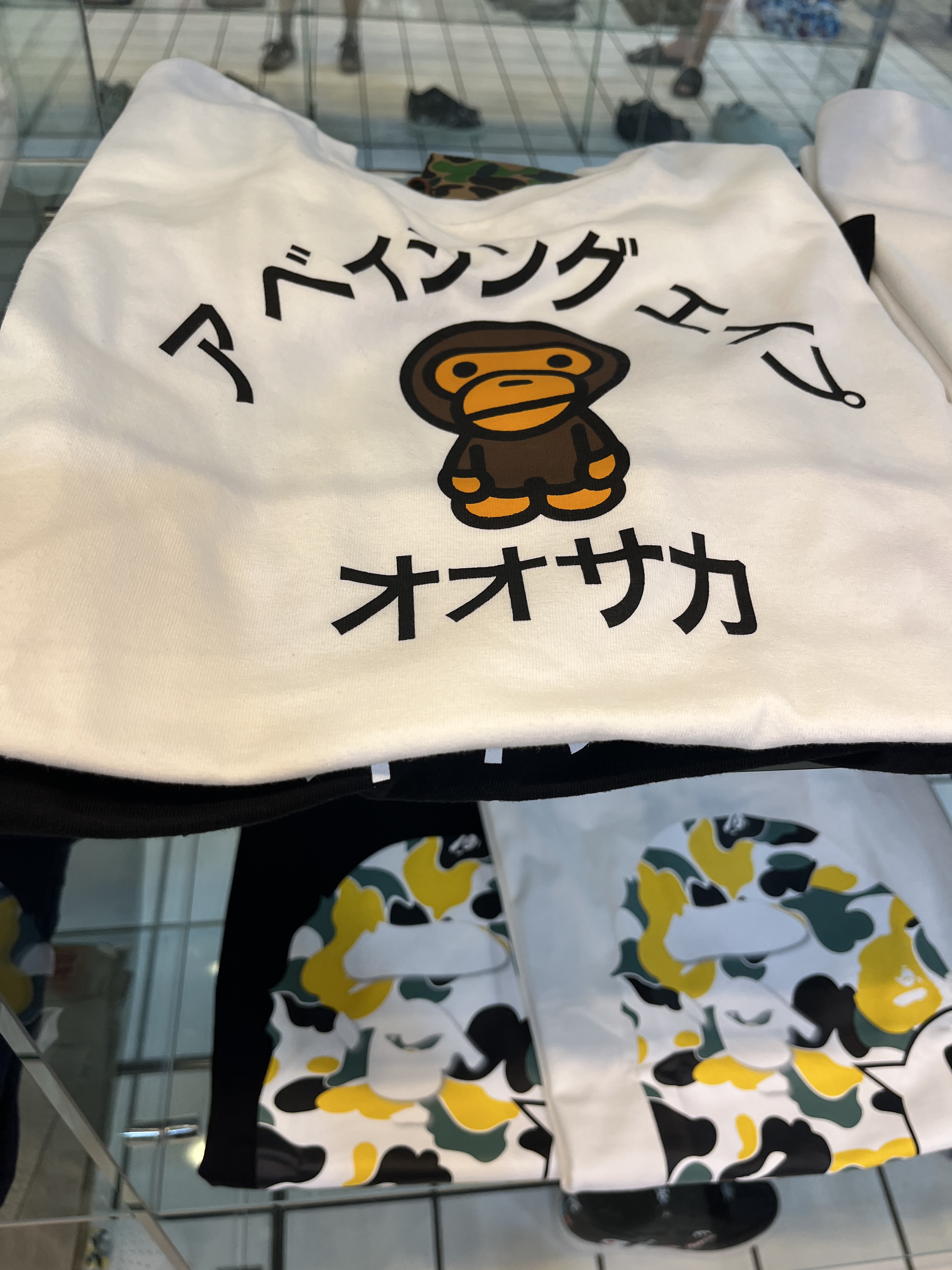 BAPE Baby Milo College T-Shirt White 착용 스타일 - 8