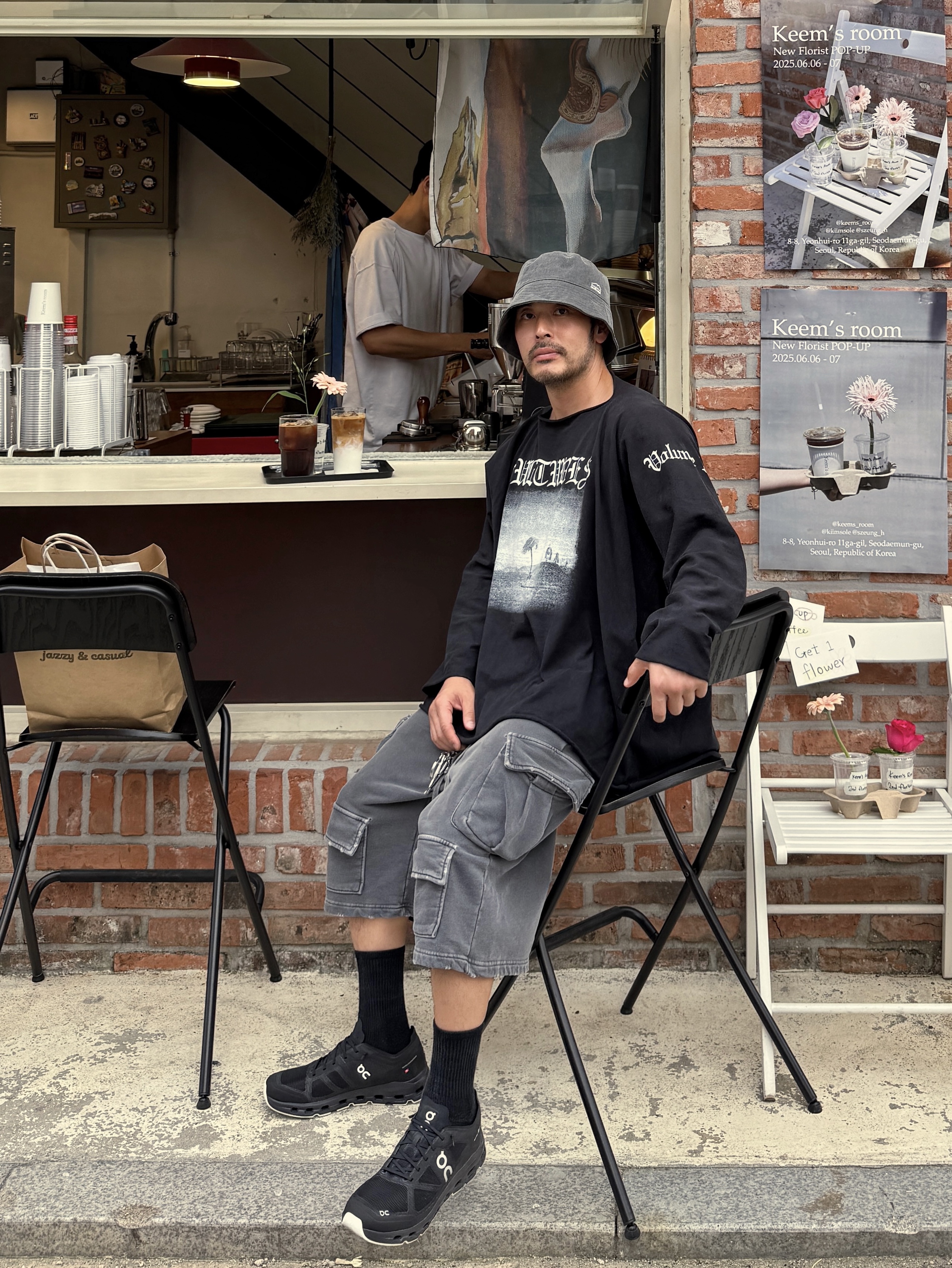 On Running x Sail Racing Cloud Regatta 999 Black, Yeezy Vultures 2 Long T-Shirt Black 착용 스타일 - 4