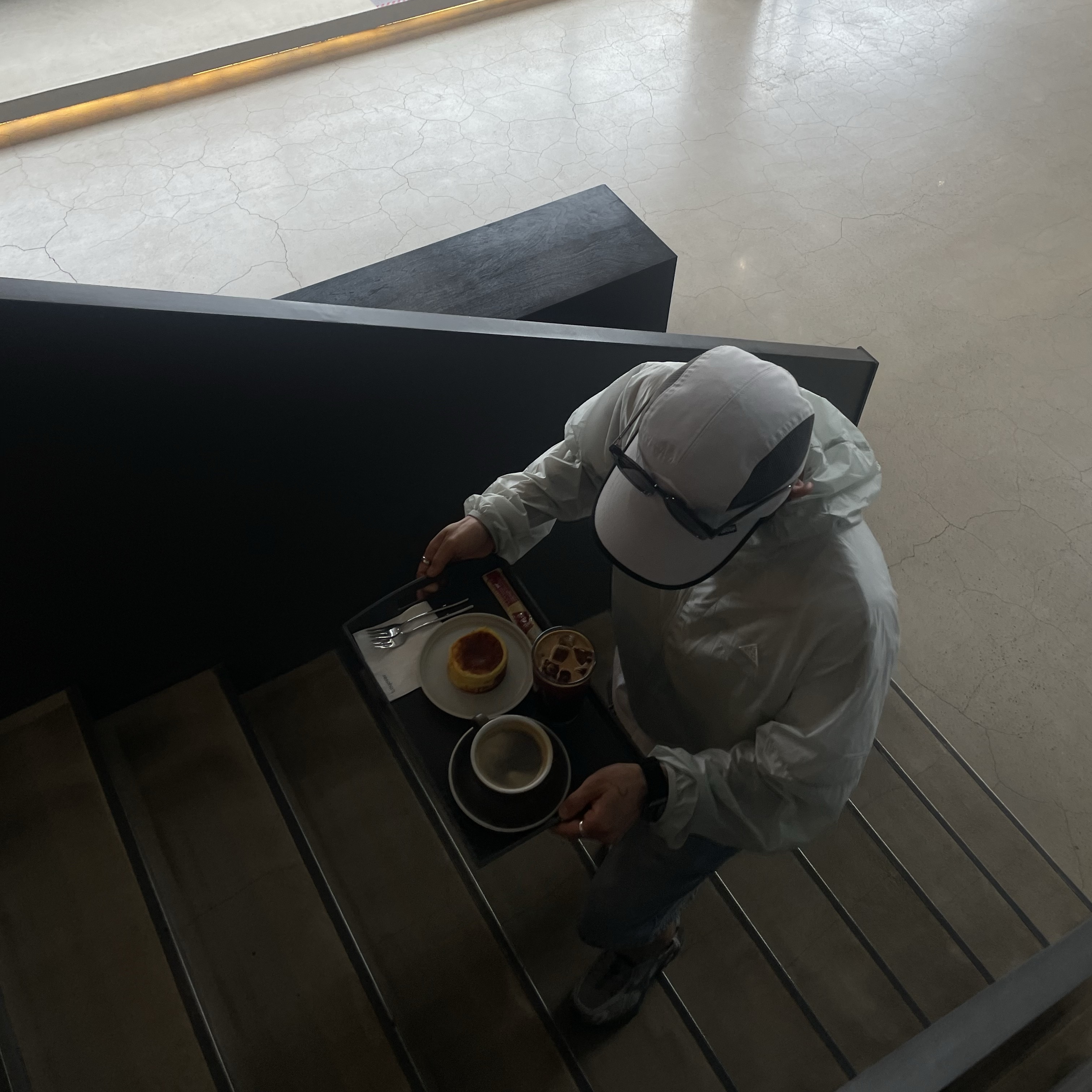 (W) Mischief Rhombus Running Cap Light Grey, Nike ACG Windproof Cinder Cone Jacket Light Silver - Asia 착용 스타일