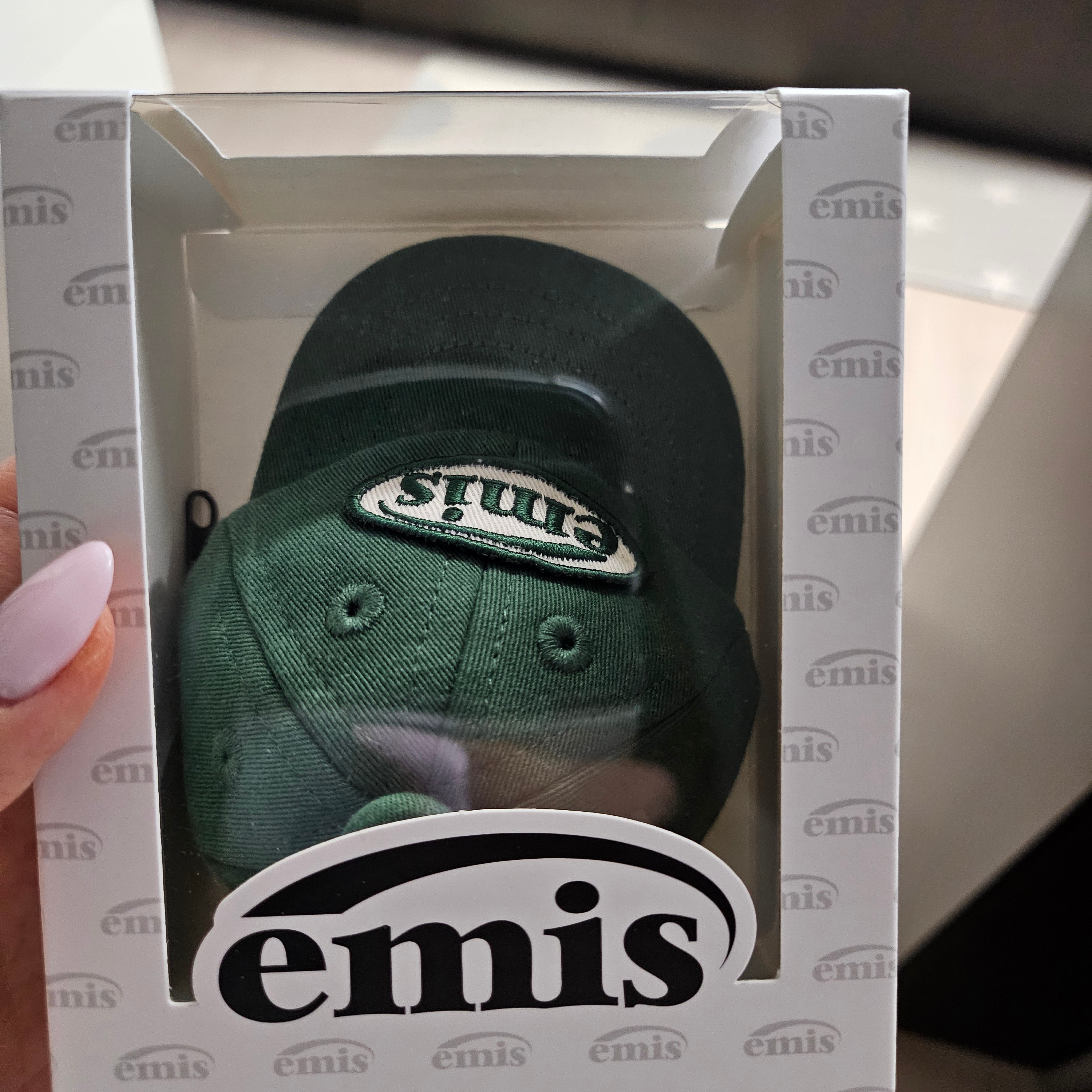 Emis Ball Cap Pouch Keyring Green 착용 스타일