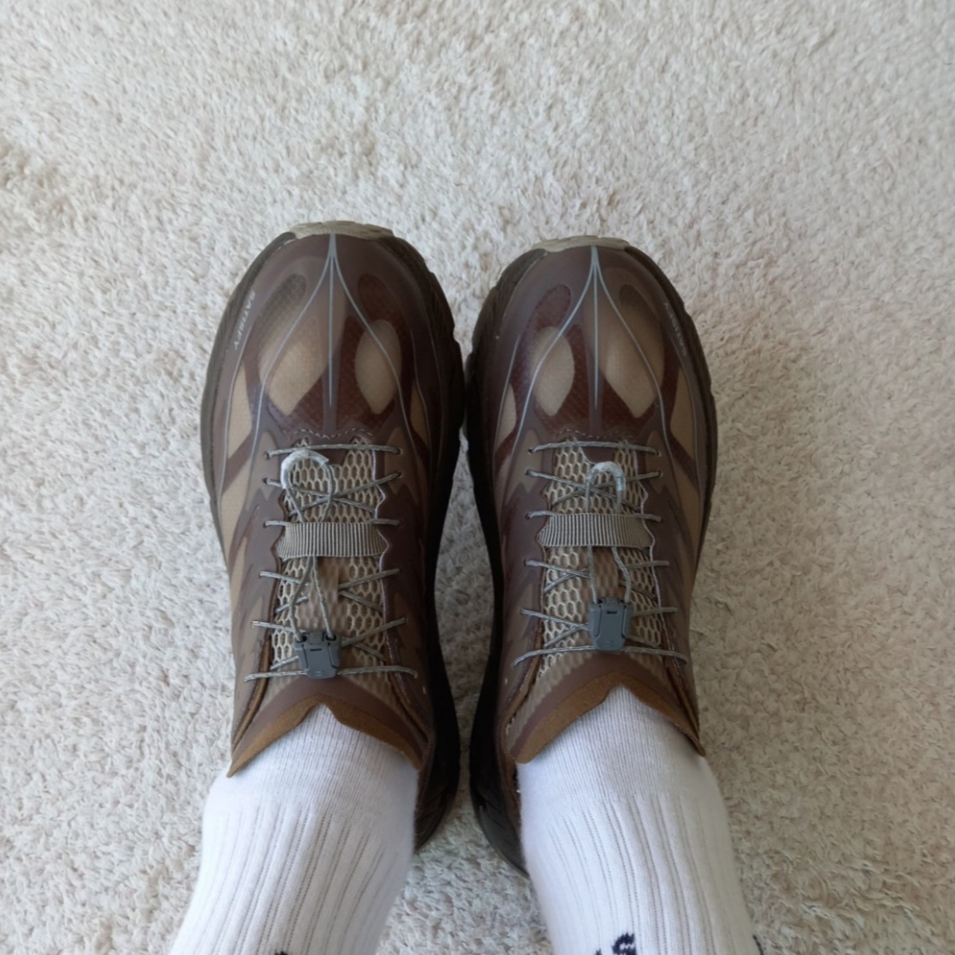 Hoka x Satisfy Mafate Speed 4 Lite Rubber, IAB Studio Socks White (5 Pack) 착용 스타일 - 5