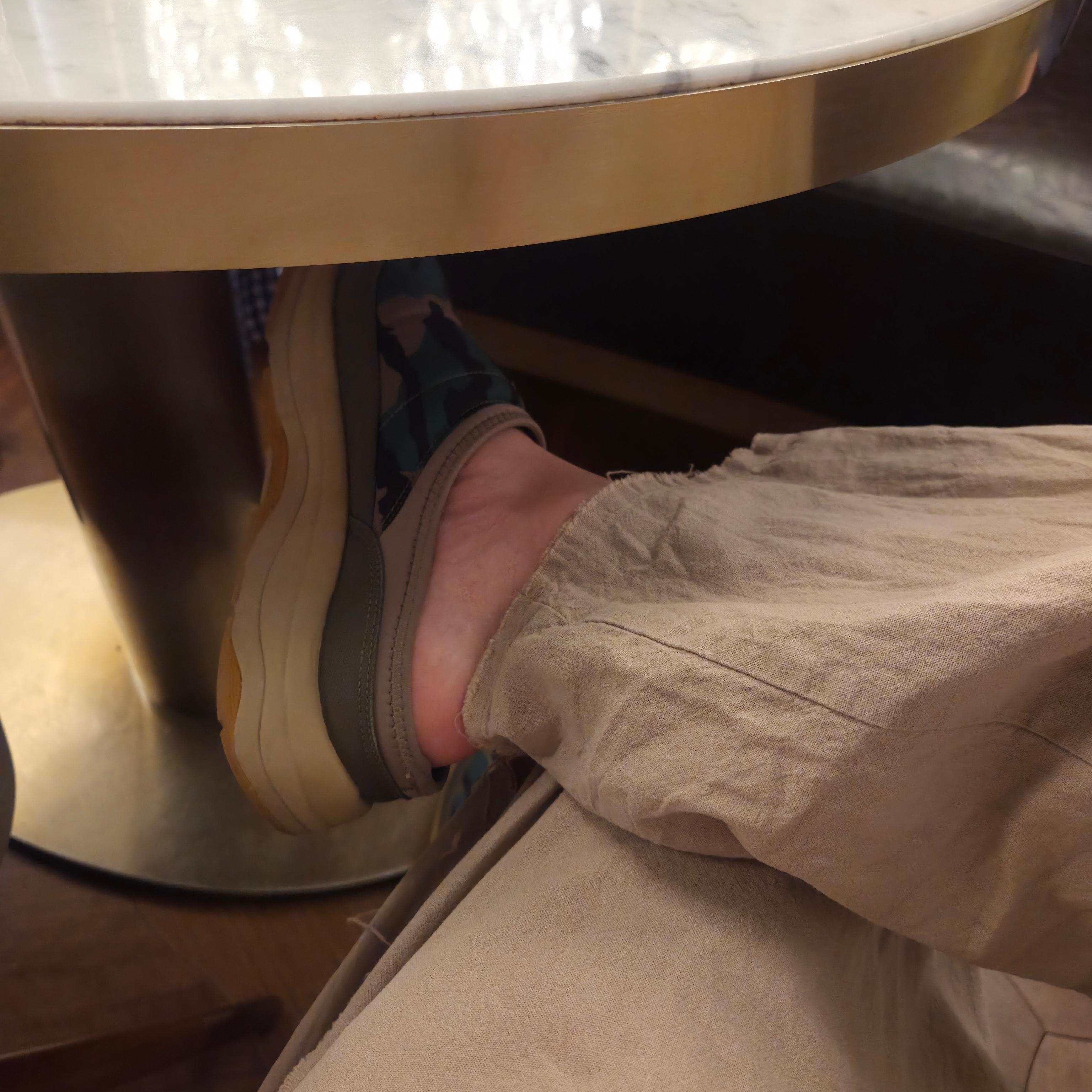 Suicoke Pepper MOD EV Beige 착용 스타일